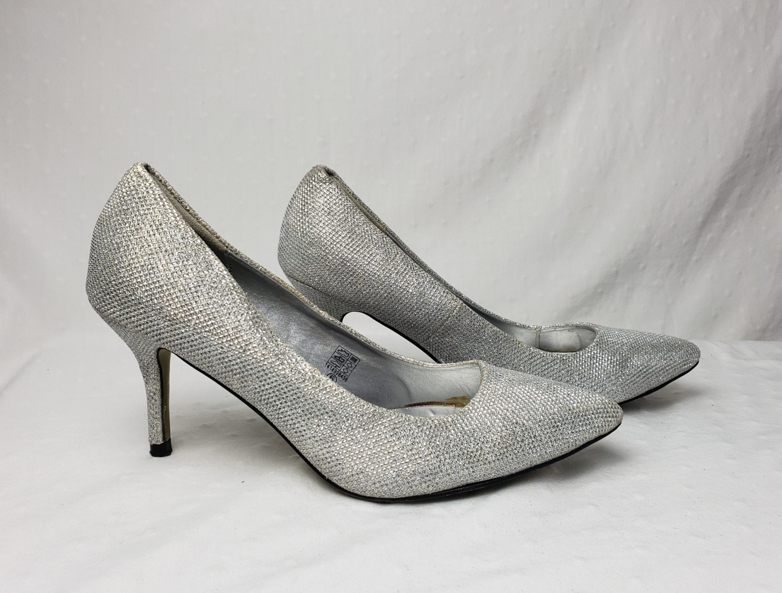 Стильні срібні туфлі на каблуку 10 см - елегантні жіночі туфлі розмір 39 1 Стильні срібні туфлі на каблуку 10 см - елегантні жіночі туфлі розмір 39