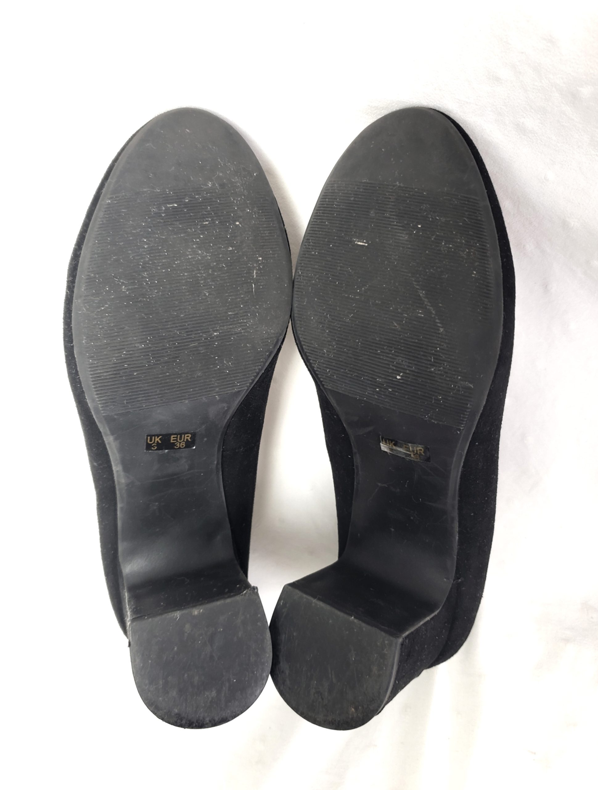 Класичні чорні туфлі Tesco (F&F) на стійкому блочному каблуці, еко-замша, р. 36 4 Класичні чорні туфлі Tesco (F&F) на стійкому блочному каблуці, еко-замша, р. 36 - Зображення 4