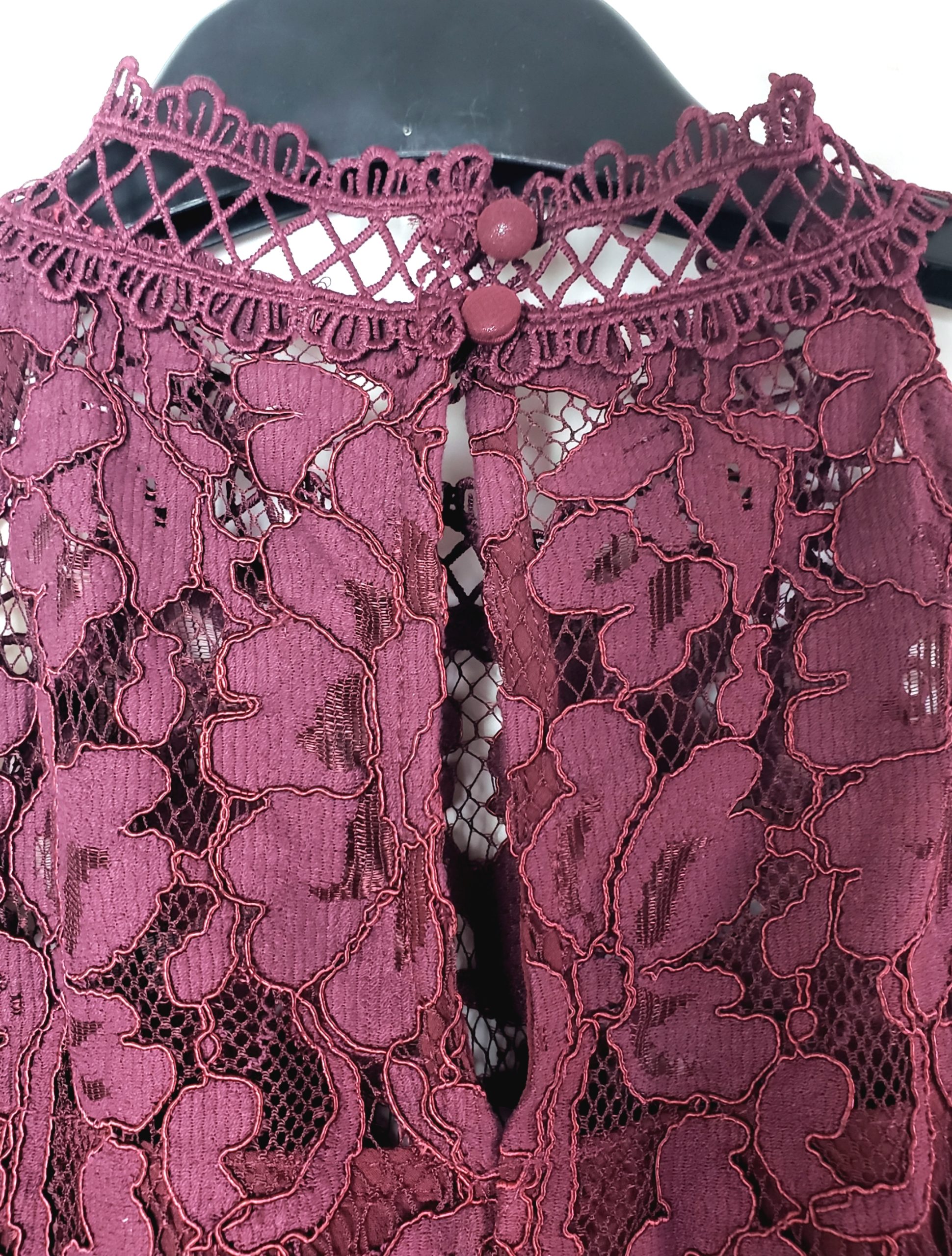 Елегантна бордова блуза з мереживом - стильний топ для модних жінок 4 Елегантна бордова блуза з мереживом - стильний топ для модних жінок - Зображення 4