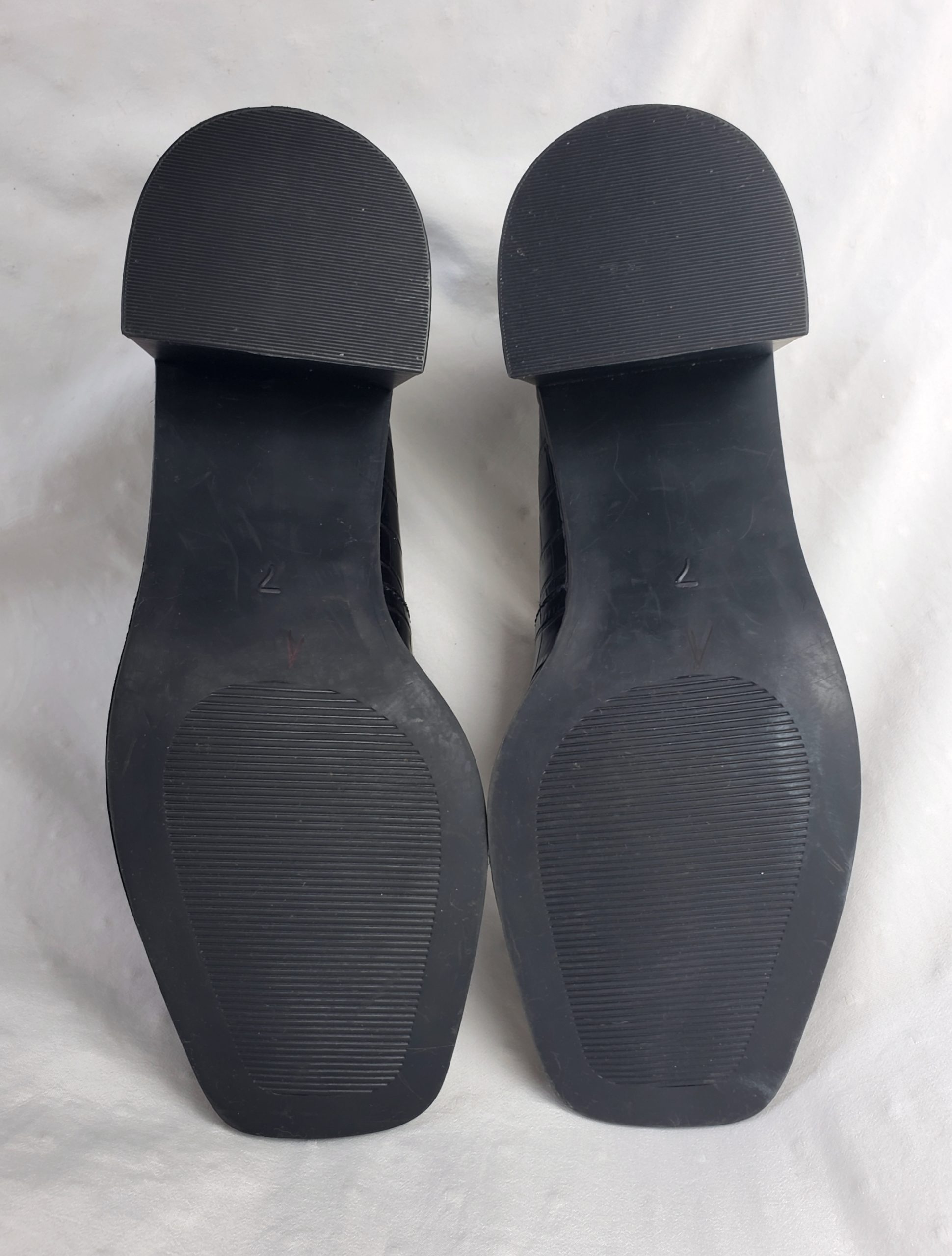 Стильні чорні туфлі з лакованої шкіри - елегантні лофери з крокодиловим принтом 5 Стильні чорні туфлі з лакованої шкіри - елегантні лофери з крокодиловим принтом - Зображення 5