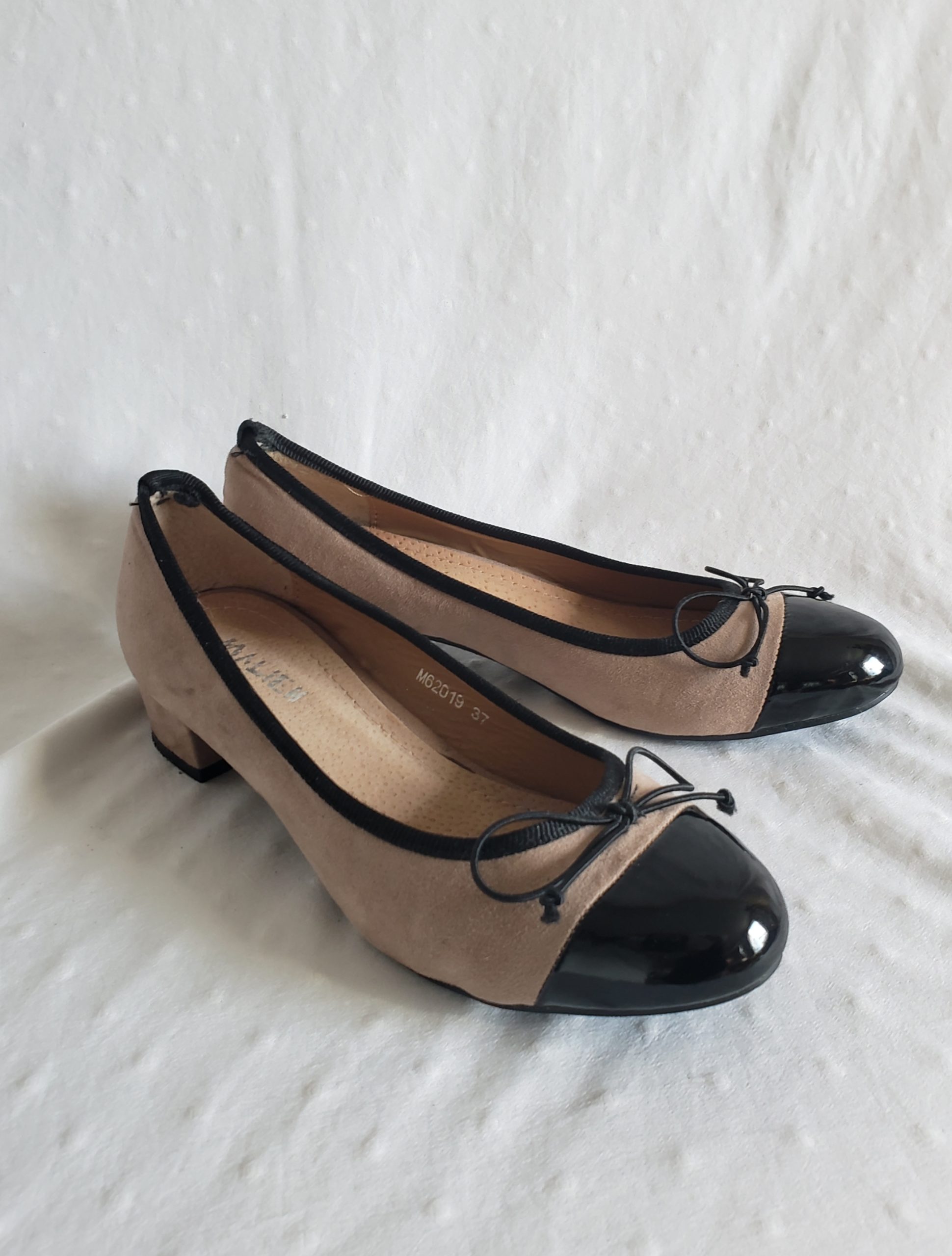 Балетки жіночі літні бежеві з чорним розмір 37 - елегантне взуття з штучної замші 1 Балетки жіночі літні бежеві з чорним розмір 37 - елегантне взуття з штучної замші