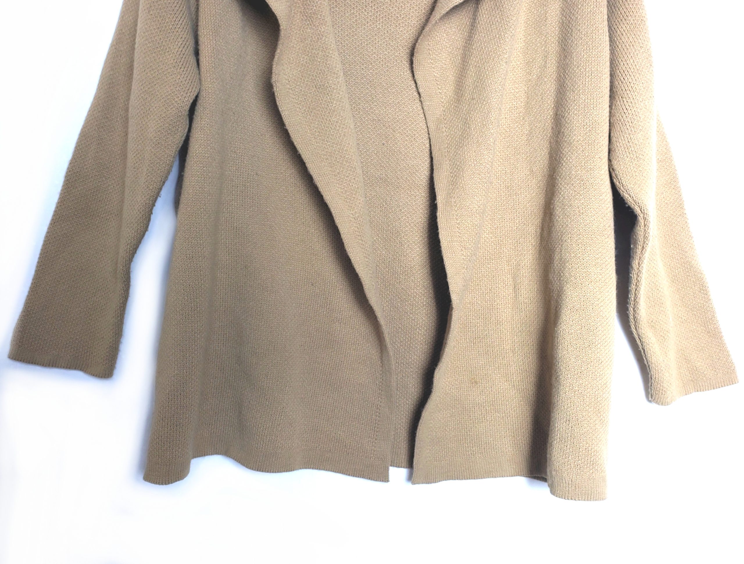 Елегантний бежевий кардиган з акрилу - жіночий в'язаний кардиган без застібок в ідеальному стані 6 Елегантний бежевий кардиган з акрилу - жіночий в'язаний кардиган без застібок в ідеальному стані - Зображення 6