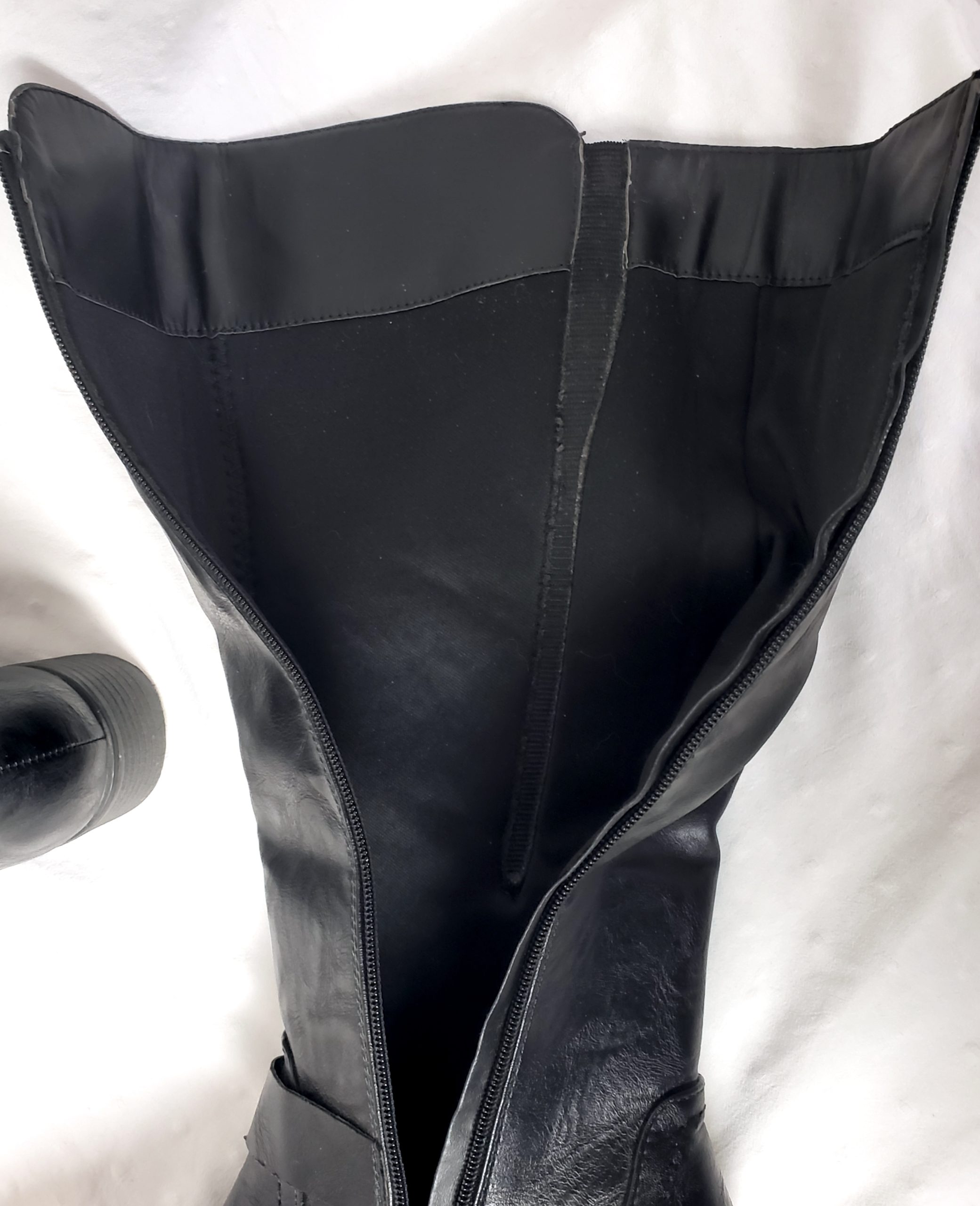 Жіночі чорні чоботи Lilley розмір 38/39 з еко-шкіри - стильне взуття для весни, осені та зими 4 Жіночі чорні чоботи Lilley розмір 38/39 з еко-шкіри - стильне взуття для весни, осені та зими - Зображення 4