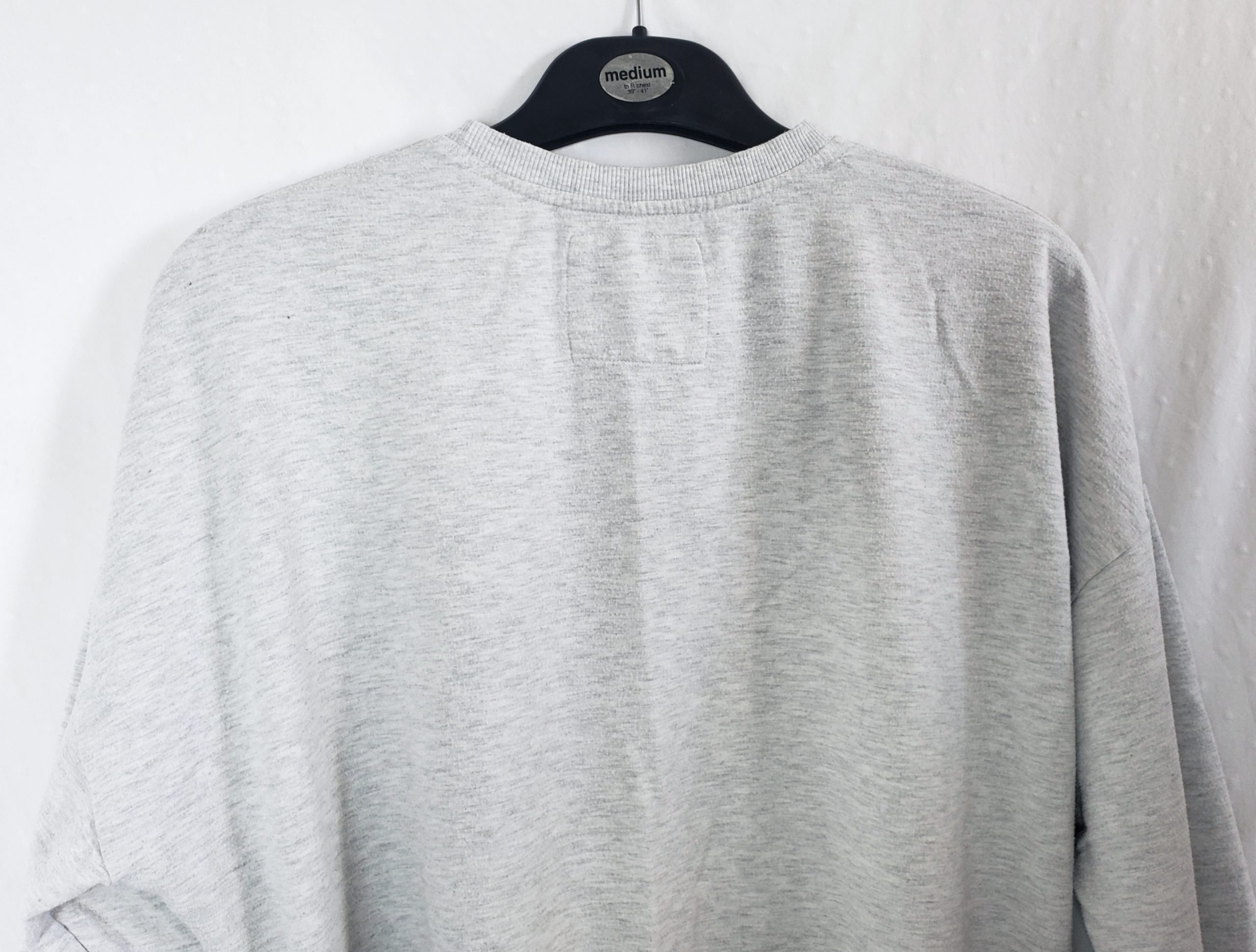 Сірий світшот Disney Star Wars Mandalorian The Child - жіночий одяг з принтом вживаний 6 Сірий світшот Disney Star Wars Mandalorian The Child - жіночий одяг з принтом вживаний - Зображення 6