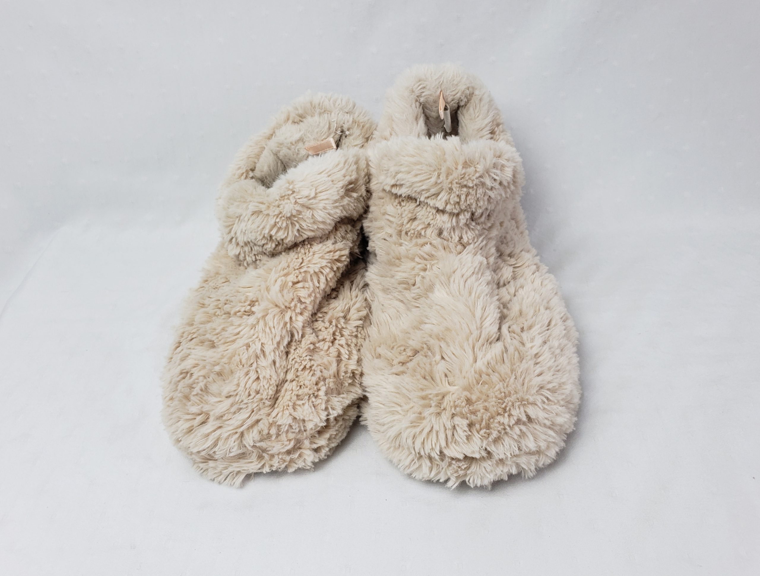 Бежеві тапочки з хутром розмір 41 - зимове взуття для дому в ідеальному стані 2 Бежеві тапочки з хутром розмір 41 - зимове взуття для дому в ідеальному стані - Зображення 2