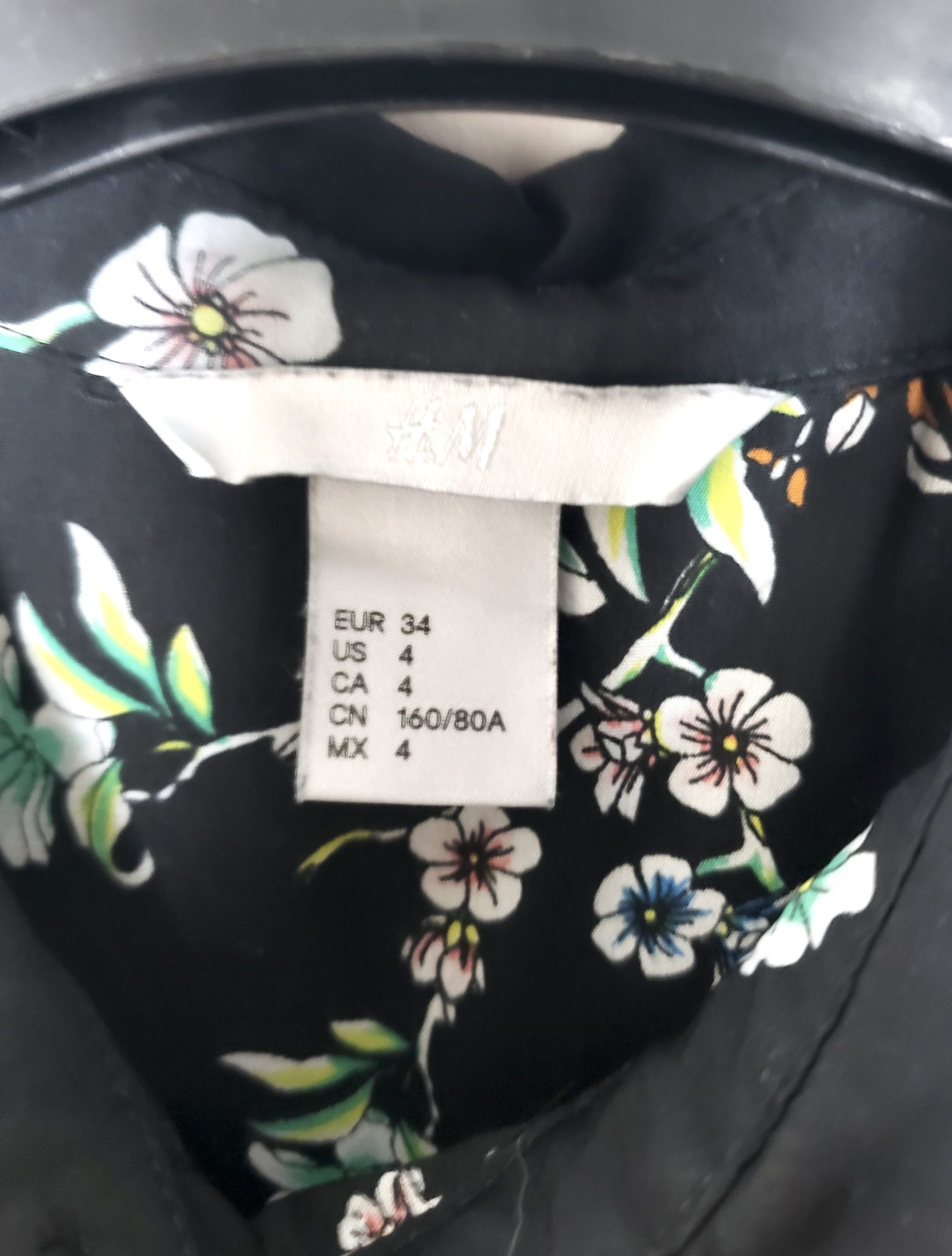 Стильна чорна блуза з квітковим принтом - елегантна сорочка для модного образу 9 Стильна чорна блуза з квітковим принтом - елегантна сорочка для модного образу - Зображення 9