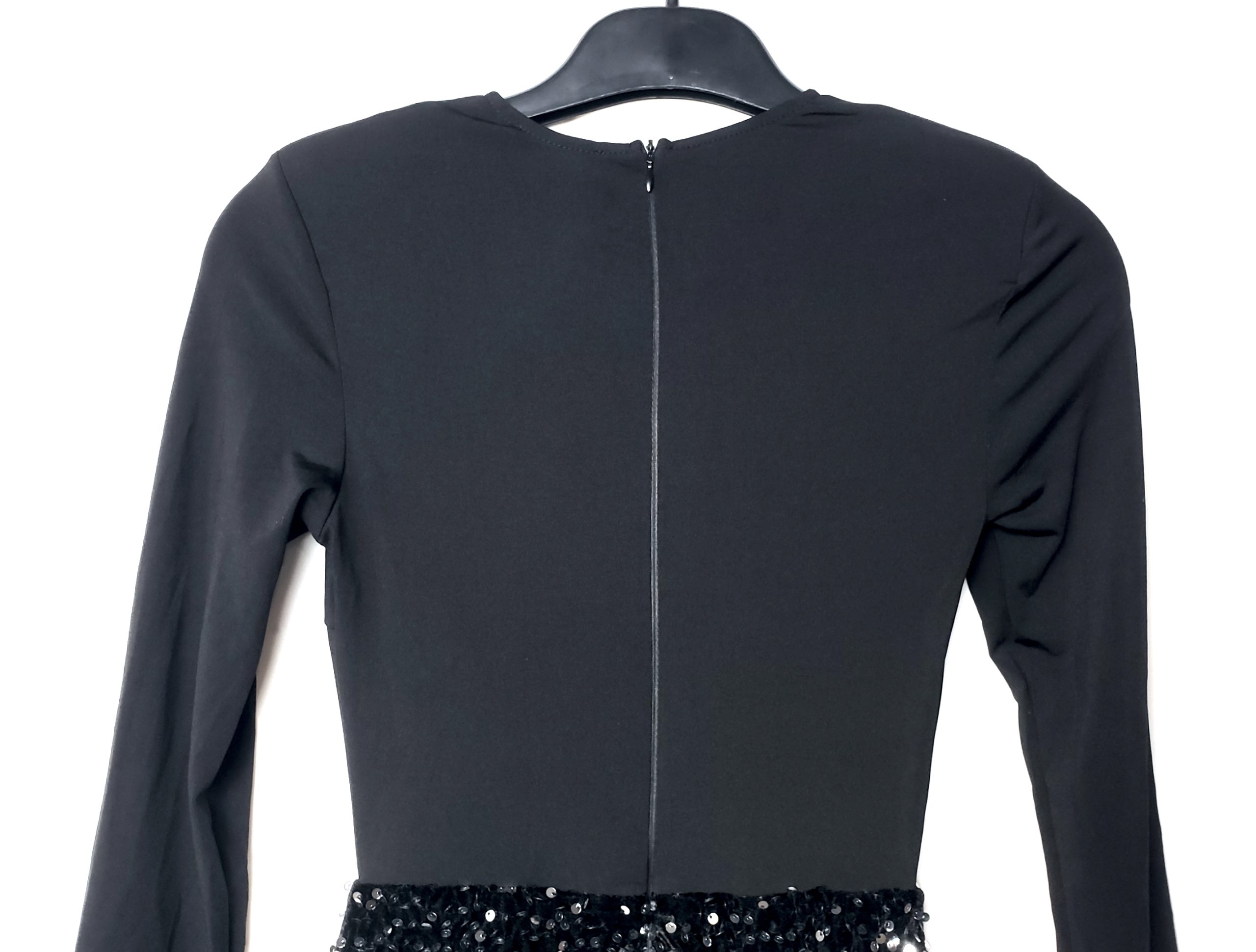 Чорна коктейльна сукня з паєтками - ідеальна для вечірок та святкових подій 3 Чорна коктейльна сукня з паєтками - ідеальна для вечірок та святкових подій - Зображення 3