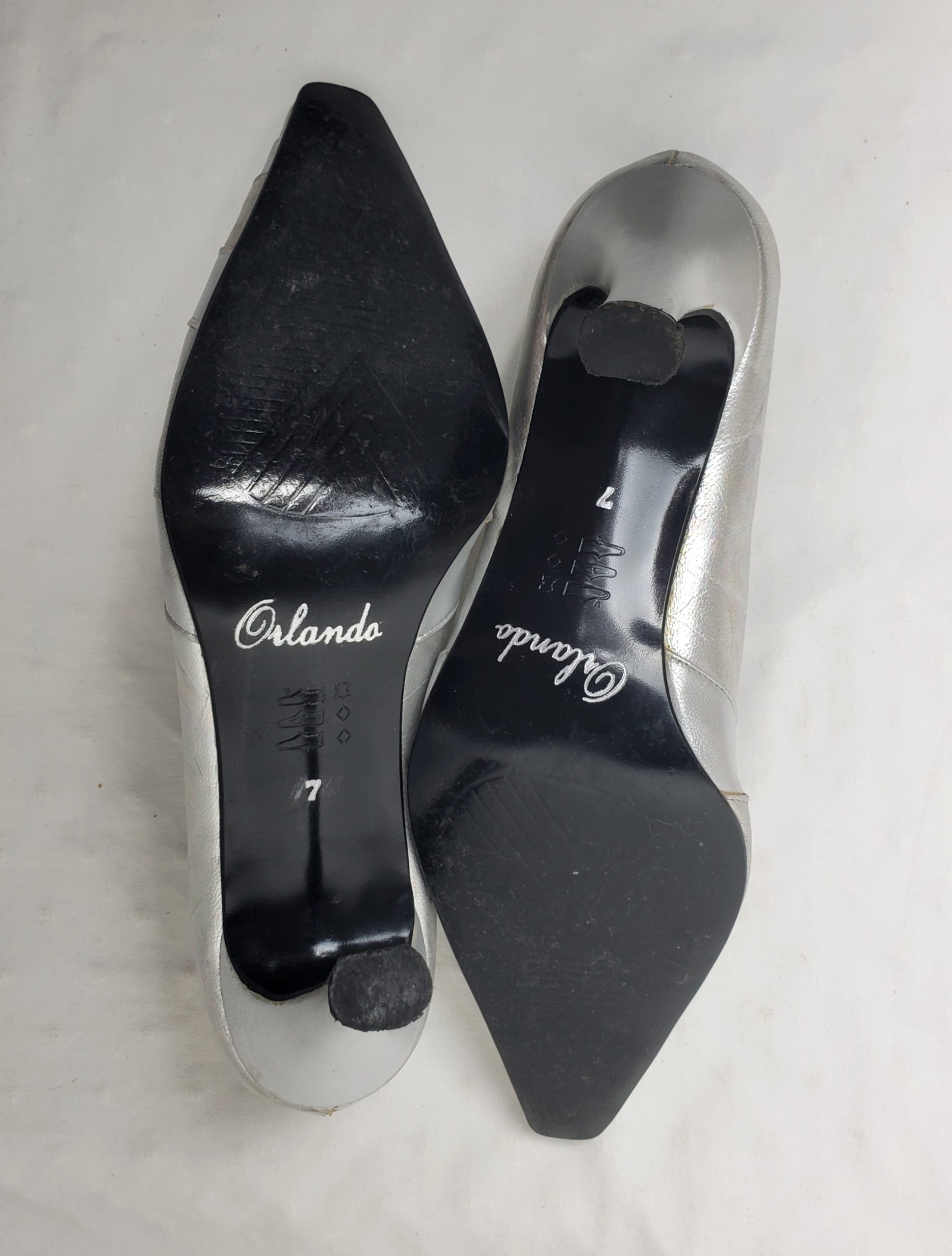 Срібні літні туфлі Orlando 39/40 розмір - елегантне взуття для особливих випадків та повсякденного носіння 7 Срібні літні туфлі Orlando 39/40 розмір - елегантне взуття для особливих випадків та повсякденного носіння - Зображення 7