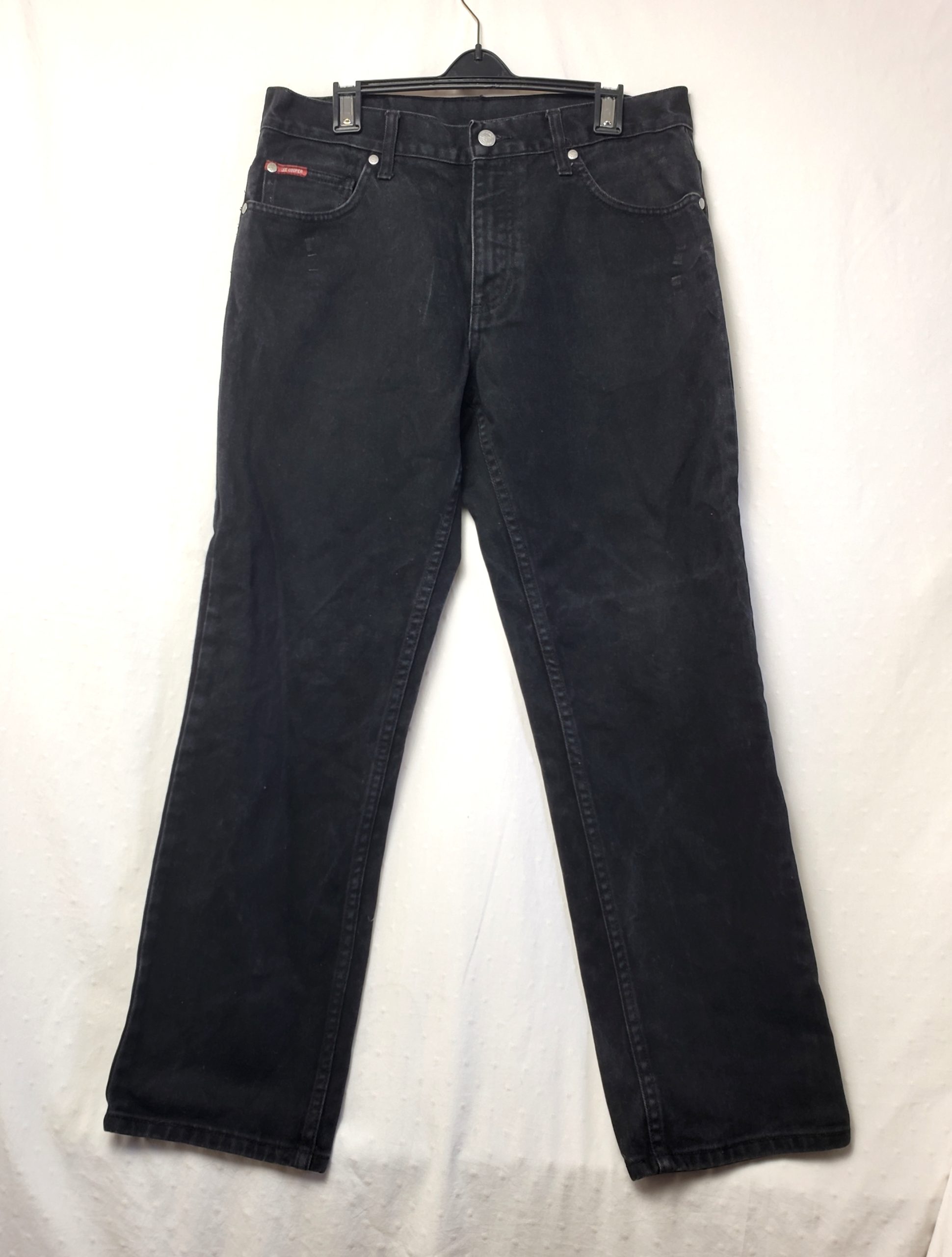 Стильні чорні джинси Lee Cooper - елегантна класика в ідеальному стані 1 Стильні чорні джинси Lee Cooper - елегантна класика в ідеальному стані