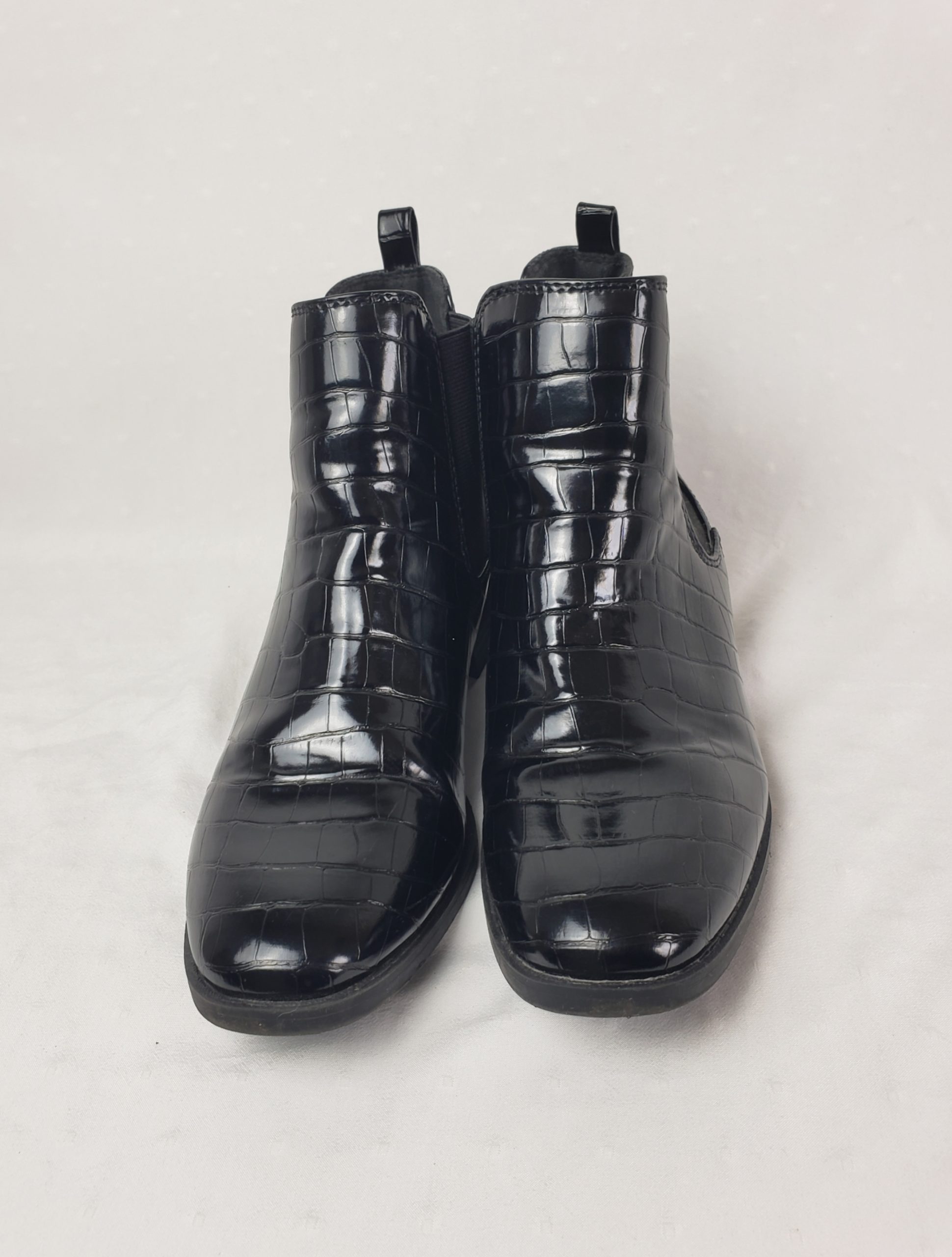 Чорні жіночі черевики челсі з крокодиловим принтом 37 розмір - стильне взуття для весни та осені 2 Чорні жіночі черевики челсі з крокодиловим принтом 37 розмір - стильне взуття для весни та осені - Зображення 2