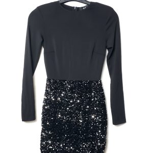 Чорна коктейльна сукня з паєтками - ідеальна для вечірок та святкових подій
