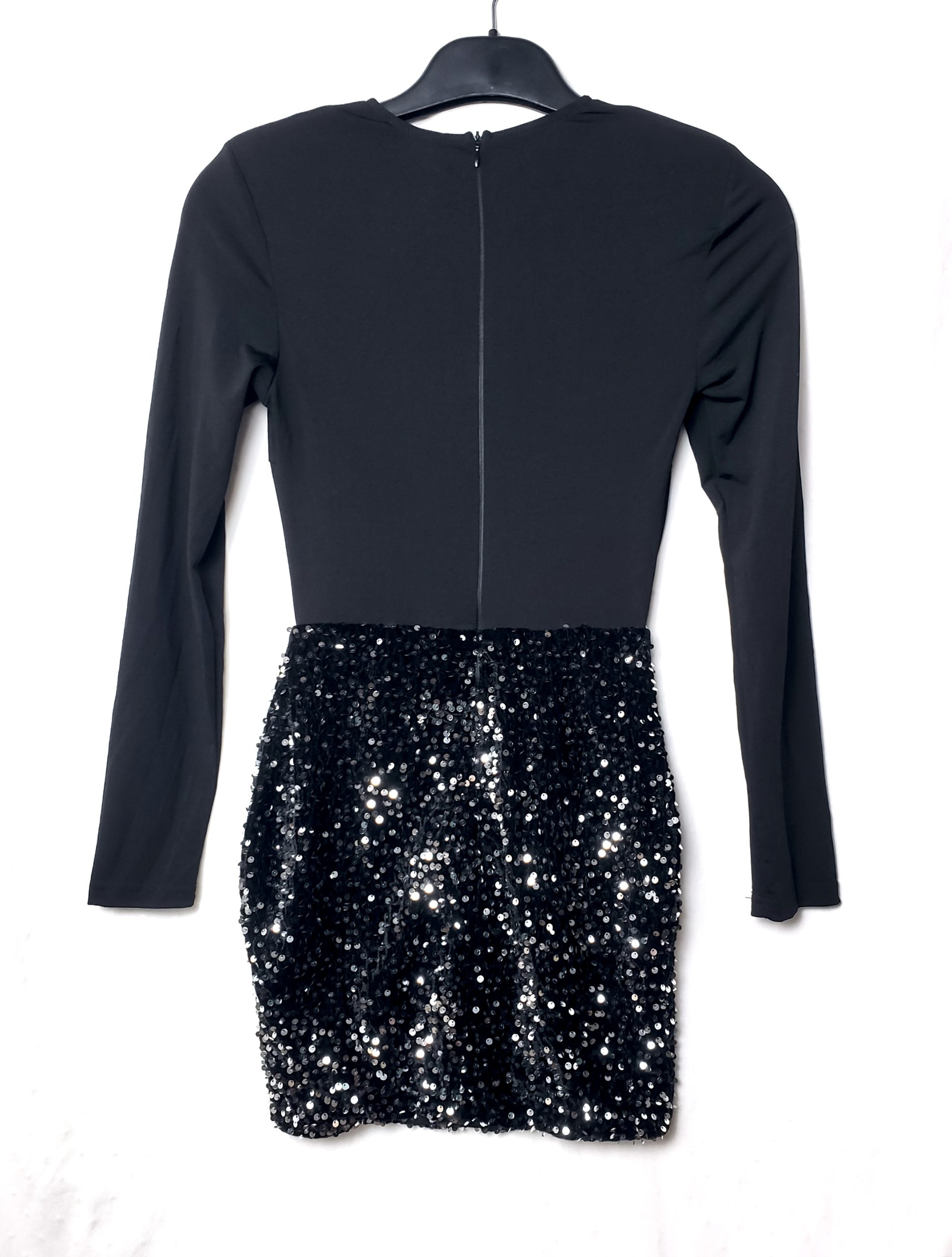 Чорна коктейльна сукня з паєтками - ідеальна для вечірок та святкових подій 2 Чорна коктейльна сукня з паєтками - ідеальна для вечірок та святкових подій - Зображення 2