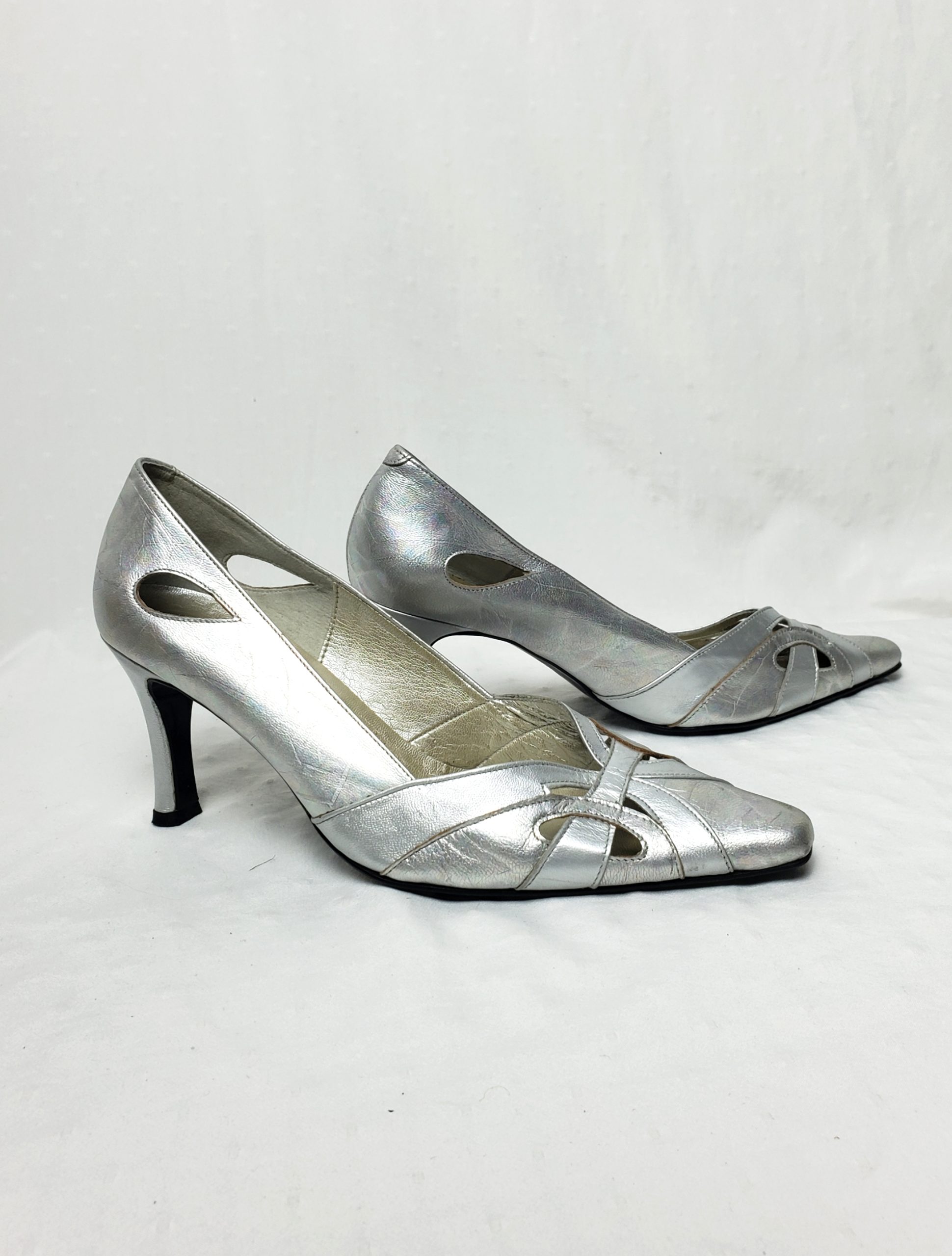 Срібні літні туфлі Orlando 39/40 розмір - елегантне взуття для особливих випадків та повсякденного носіння 1 Срібні літні туфлі Orlando 39/40 розмір - елегантне взуття для особливих випадків та повсякденного носіння