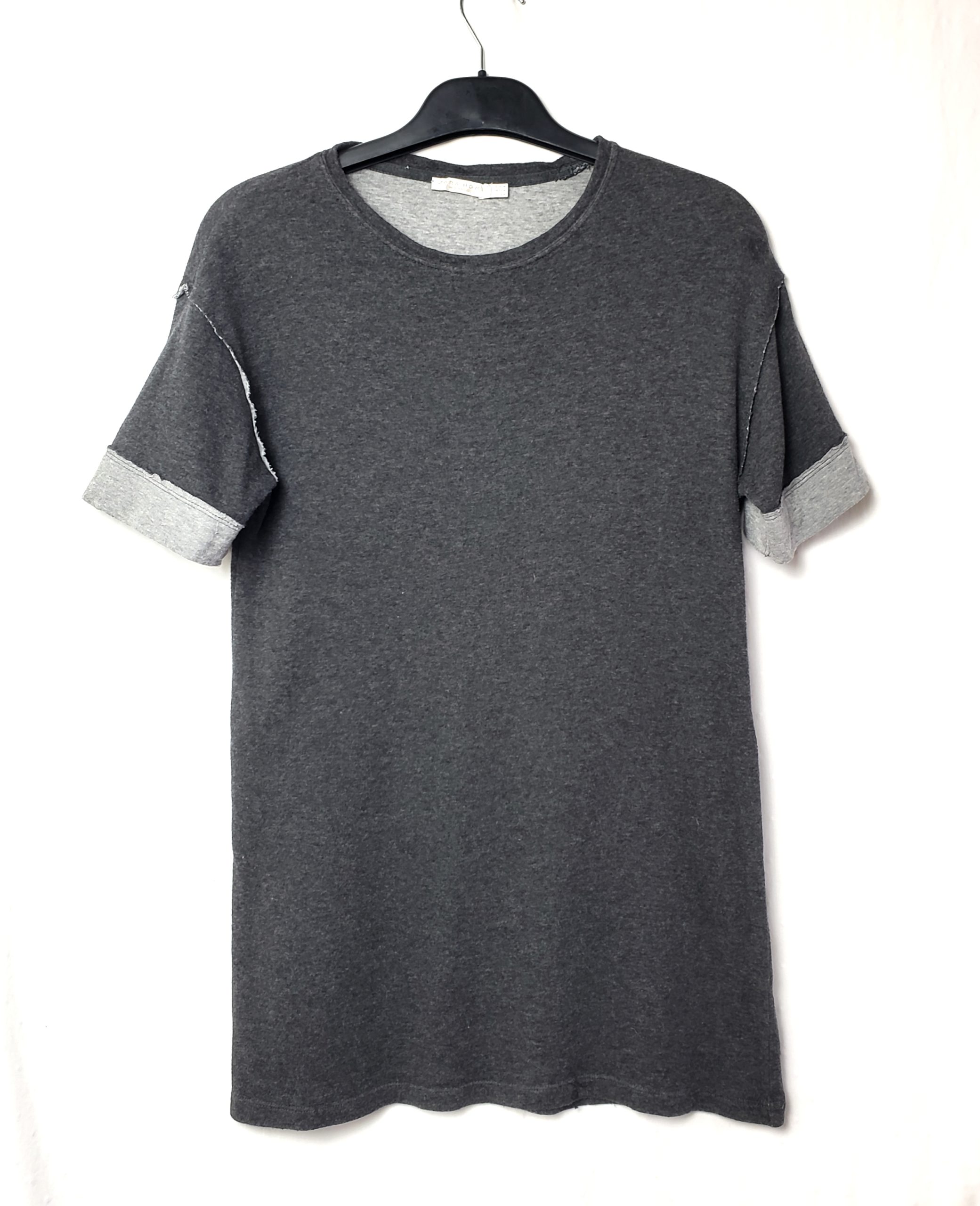 Жіноча футболка Zara Home сіра з коротким рукавом - вживаний одяг в ідеальному стані 1 Жіноча футболка Zara Home сіра з коротким рукавом - вживаний одяг в ідеальному стані
