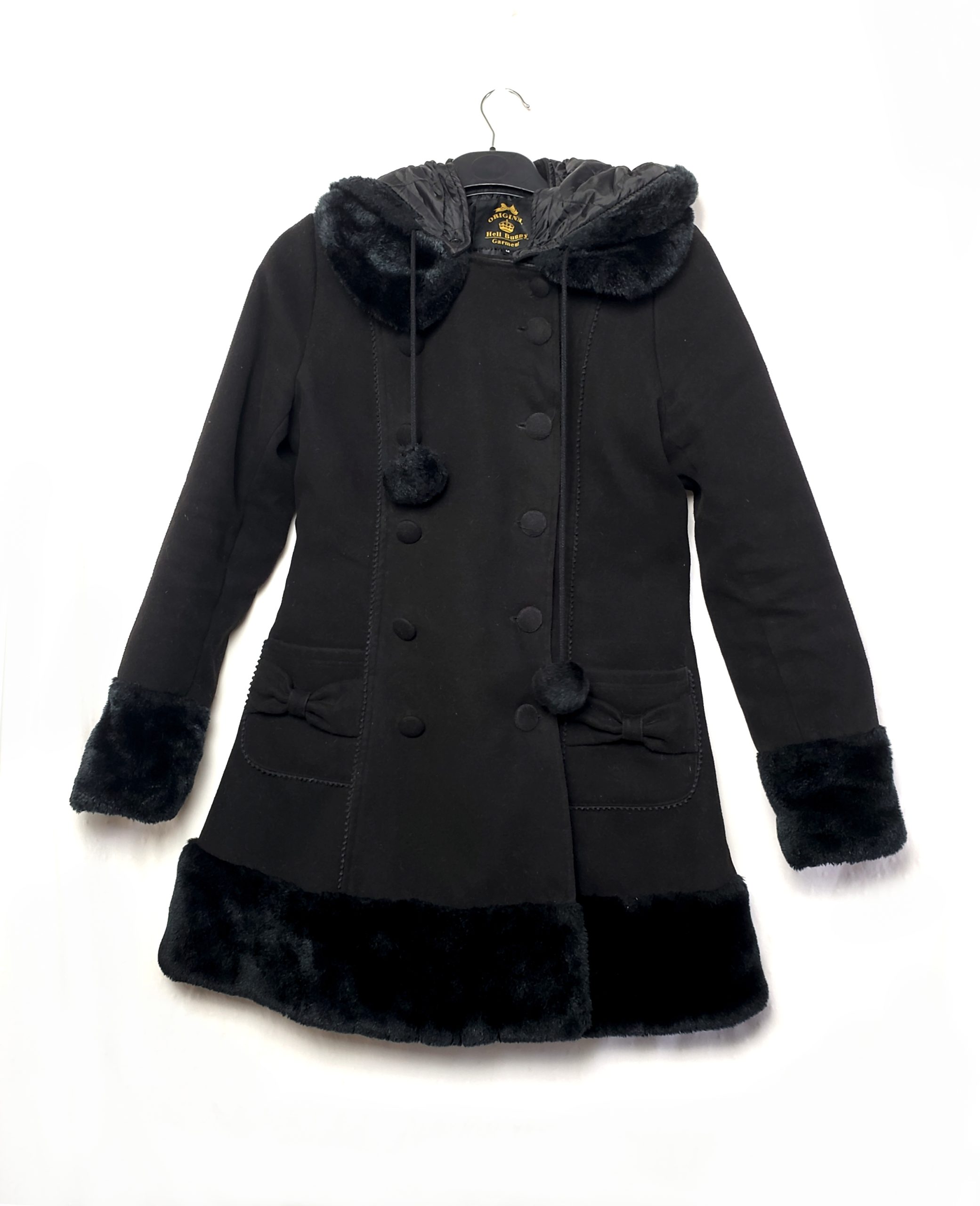Чорне пальто з капюшоном і хутром Hell Bunny - готичний стиль на осінь зиму 1 Чорне пальто з капюшоном і хутром Hell Bunny - готичний стиль на осінь зиму