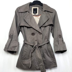 Класичний тренч Betty Jackson Black - стильний плащ для повсякденного носіння та офісу