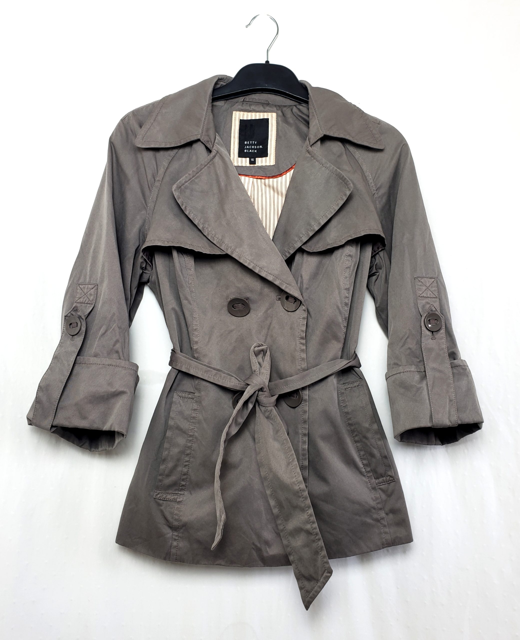 Класичний тренч Betty Jackson Black - стильний плащ для повсякденного носіння та офісу 1 Класичний тренч Betty Jackson Black - стильний плащ для повсякденного носіння та офісу