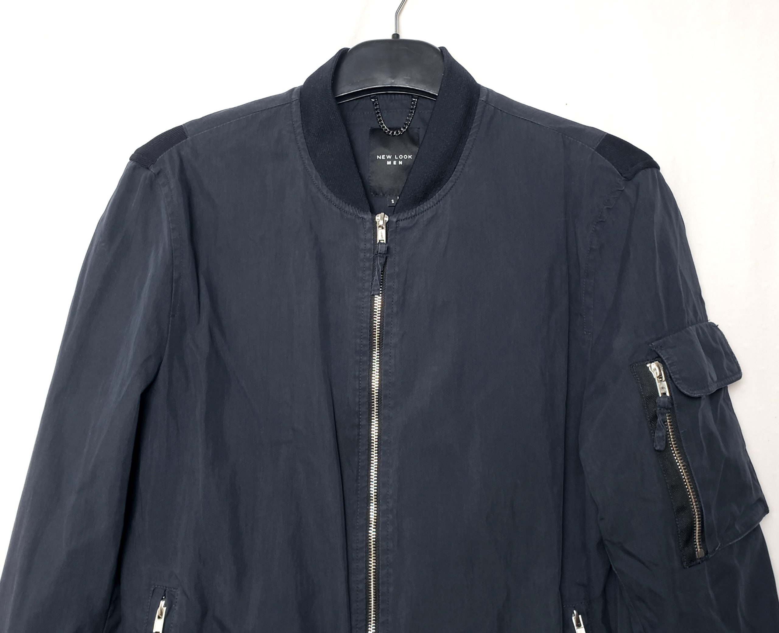 Стильний чоловічий бомбер New Look темно-синій - елегантний модний верхній одяг ідеальний стан 4 Стильний чоловічий бомбер New Look темно-синій - елегантний модний верхній одяг ідеальний стан - Зображення 4