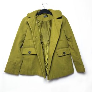 Жіноче пальто Topshop салатового кольору з хутряним коміром - вживаний одяг розмір 36