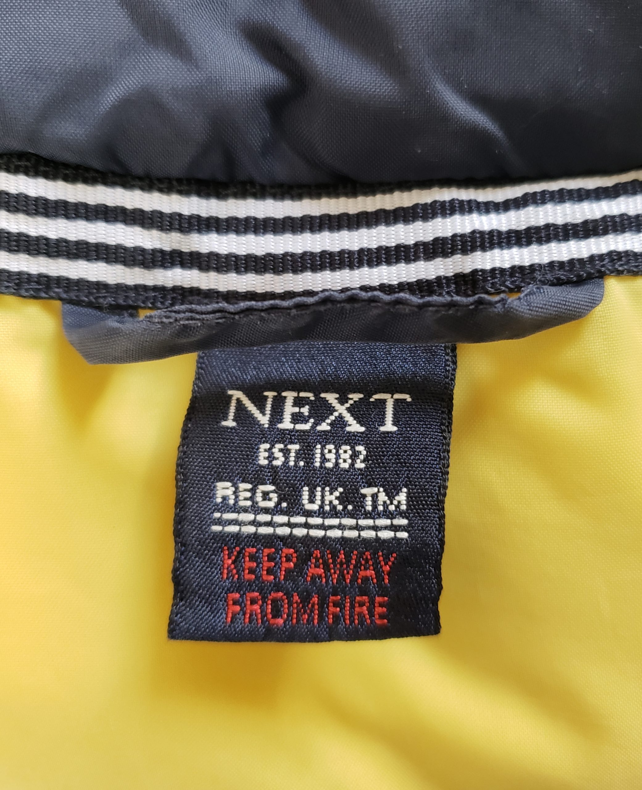 Дитяча жилетка Next темно-синя з жовтими акцентами 3-4 роки - теплий верхній одяг для дітей 7 Дитяча жилетка Next темно-синя з жовтими акцентами 3-4 роки - теплий верхній одяг для дітей - Зображення 7