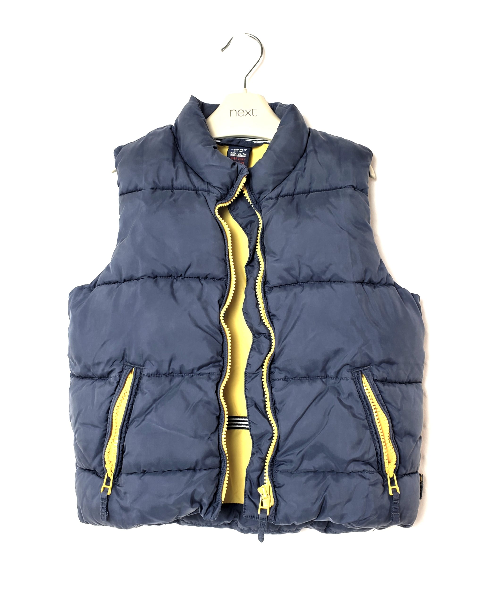 Дитяча жилетка Next темно-синя з жовтими акцентами 3-4 роки - теплий верхній одяг для дітей 2 Дитяча жилетка Next темно-синя з жовтими акцентами 3-4 роки - теплий верхній одяг для дітей - Зображення 2