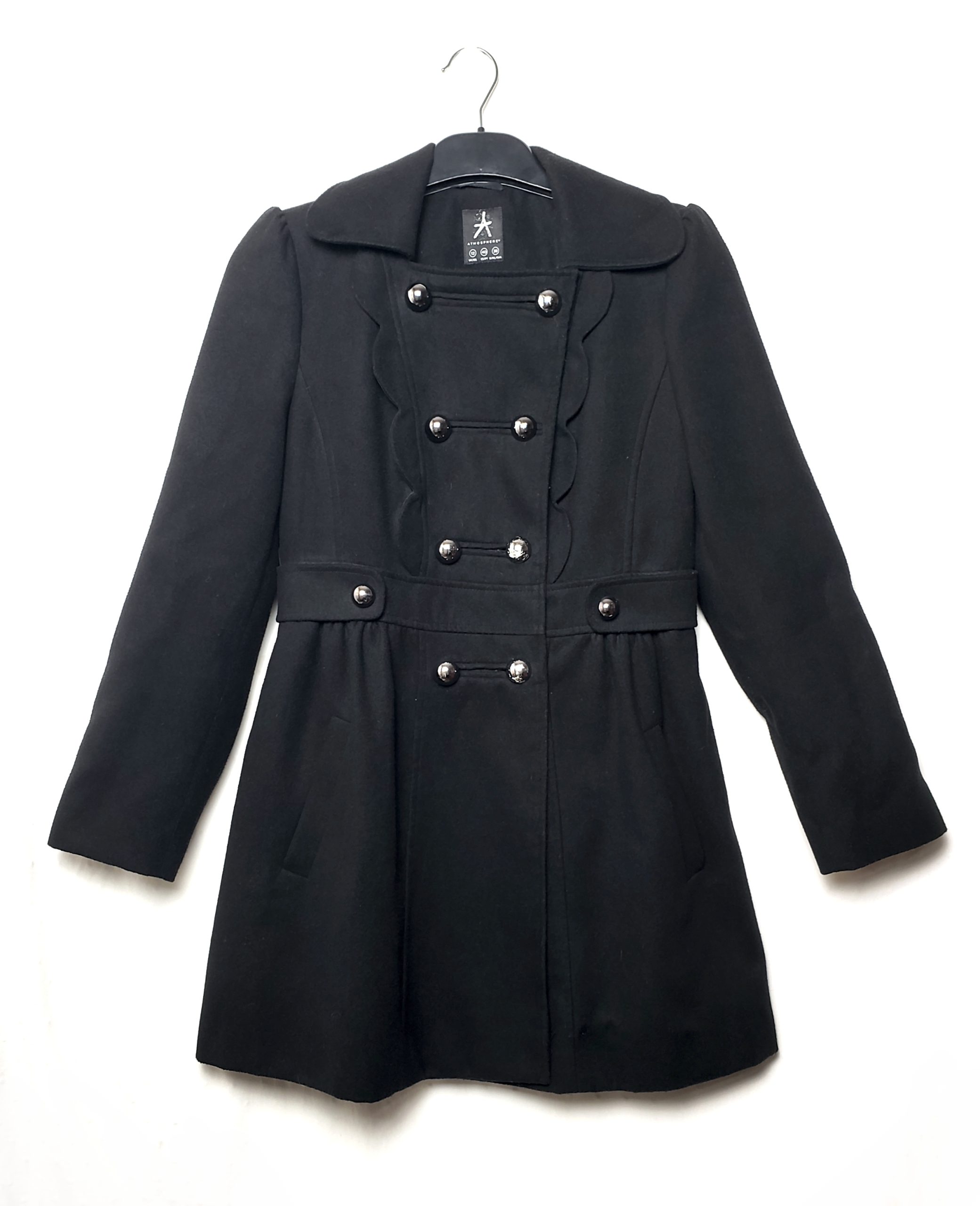 Чорне жіноче пальто Atmosphere з двобортним застібанням - елегантний верхній одяг 2 Чорне жіноче пальто Atmosphere з двобортним застібанням - елегантний верхній одяг - Зображення 2