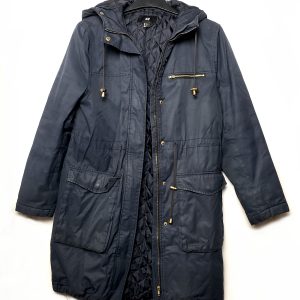 Темно-синя парка H&M - стильна куртка для осені та весни, вживаний одяг для повсякденного стилю