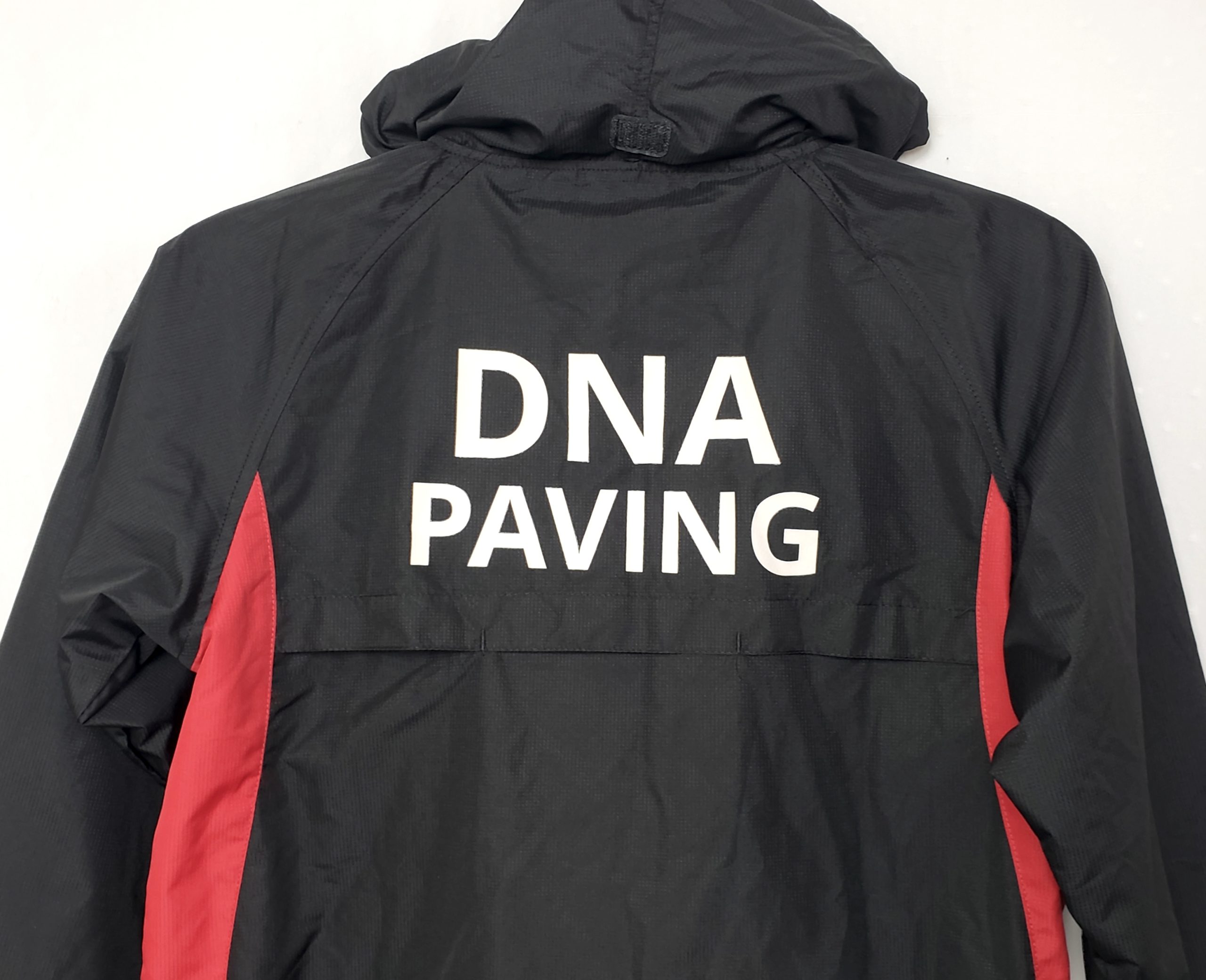 Спортивна куртка чорно-червона для активного відпочинку осінь-зима | Вітровка для бігу та тренувань 5 Спортивна куртка чорно-червона для активного відпочинку осінь-зима | Вітровка для бігу та тренувань - Зображення 5