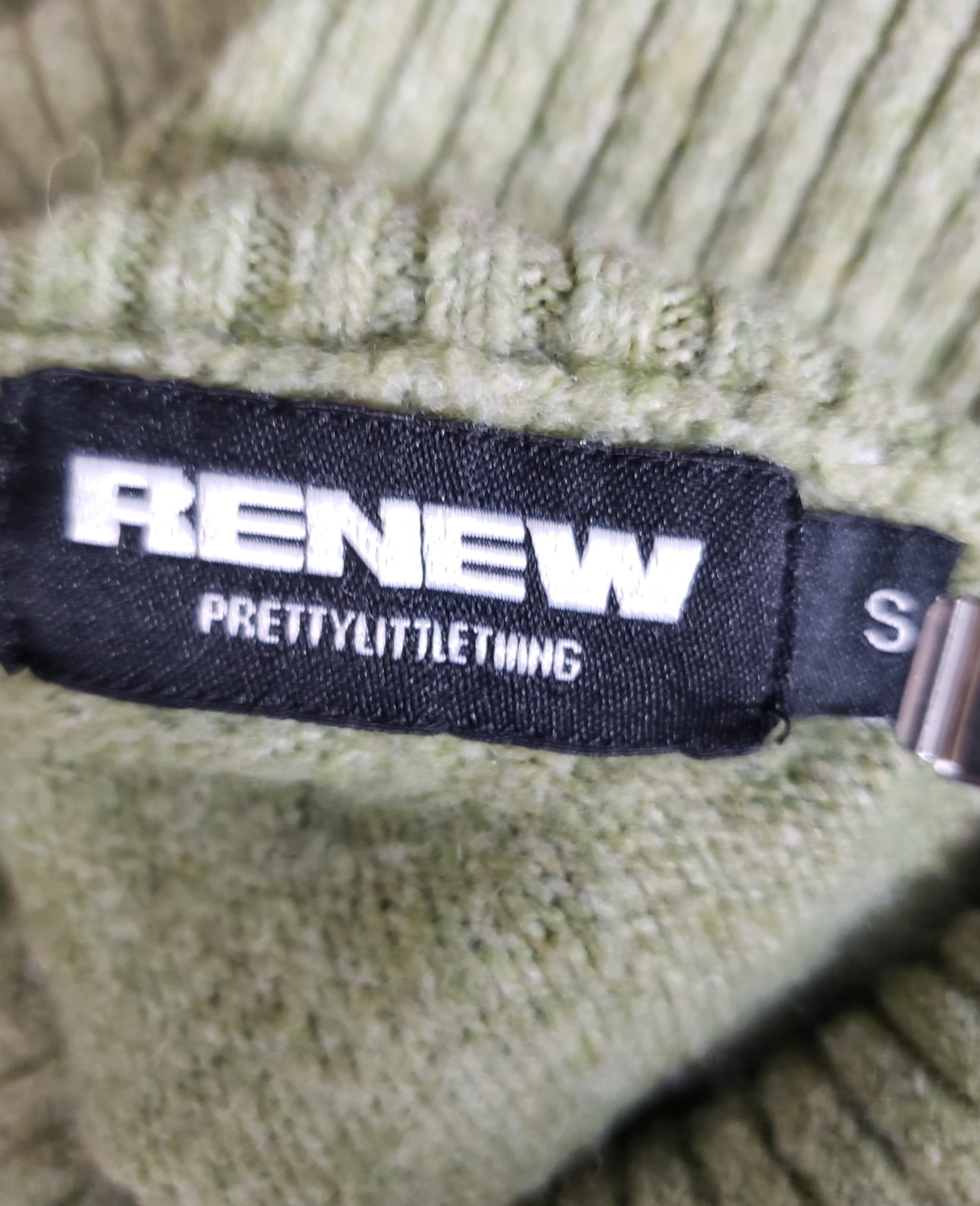 Стильний зелений светр з високим коміром - елегантний трендовий в'язаний топ у ідеальному стані 8 Стильний зелений светр з високим коміром - елегантний трендовий в'язаний топ у ідеальному стані - Зображення 8