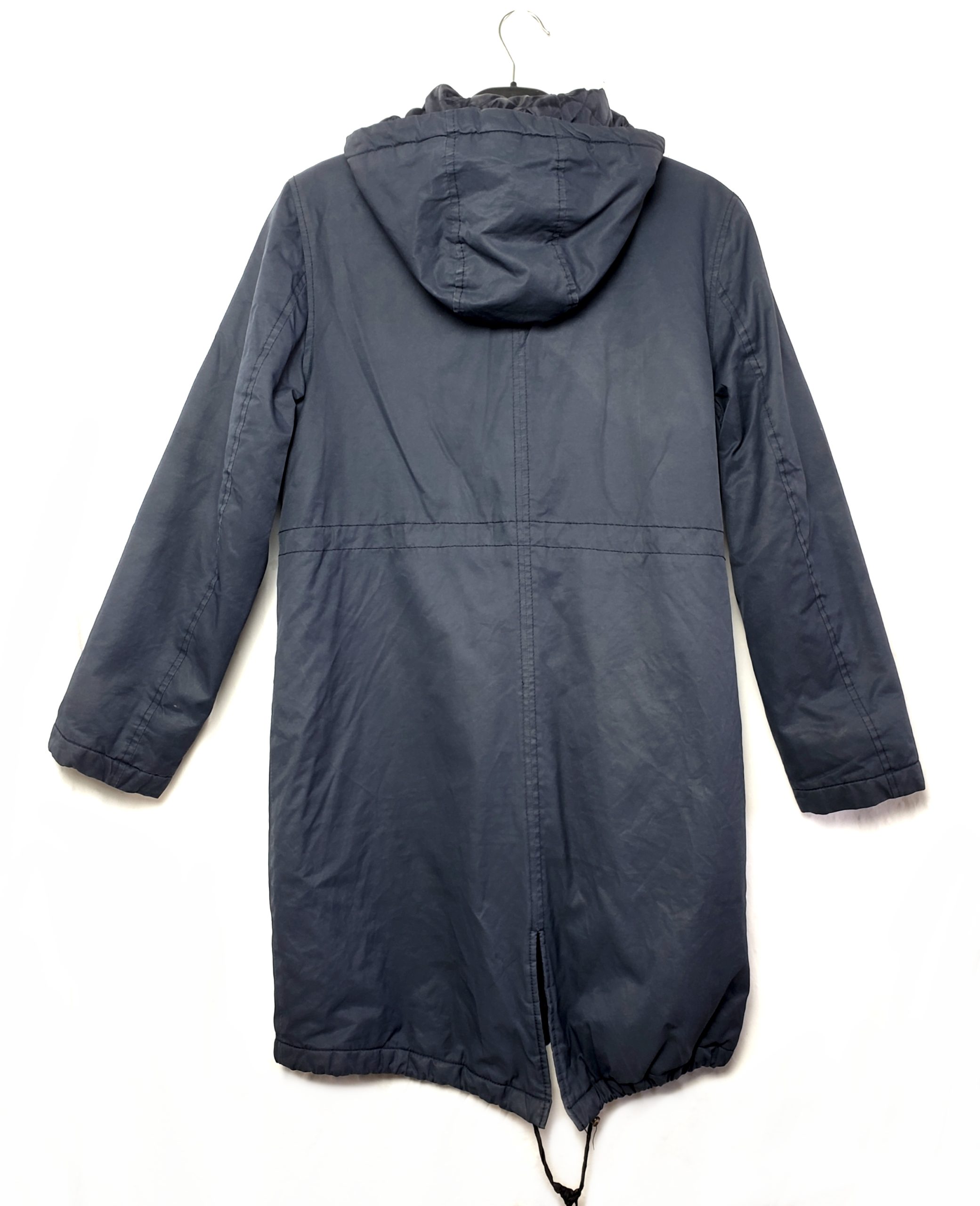 Темно-синя парка H&M - стильна куртка для осені та весни, вживаний одяг для повсякденного стилю 3 Темно-синя парка H&M - стильна куртка для осені та весни, вживаний одяг для повсякденного стилю - Зображення 3