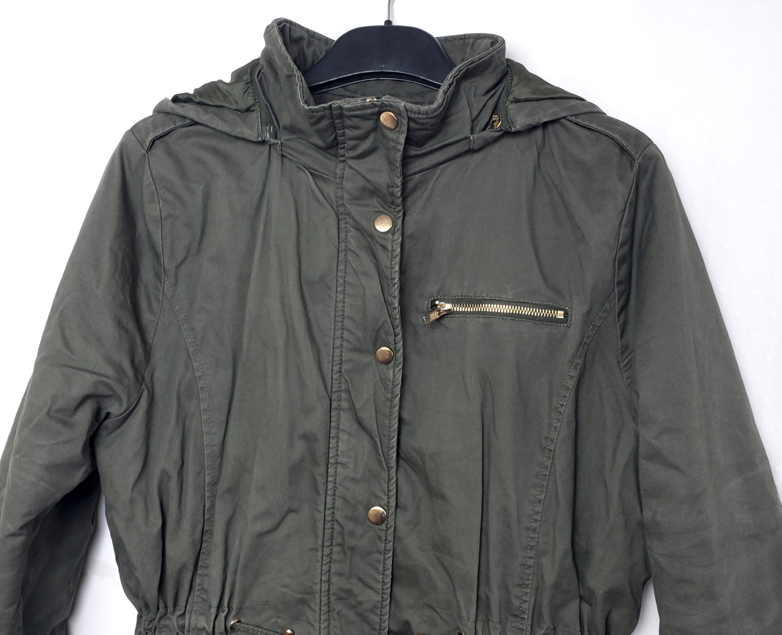 Жіноча куртка хакі з капюшоном Identity - бавовняна парка вживана розмір 42 4 Жіноча куртка хакі з капюшоном Identity - бавовняна парка вживана розмір 42 - Зображення 4