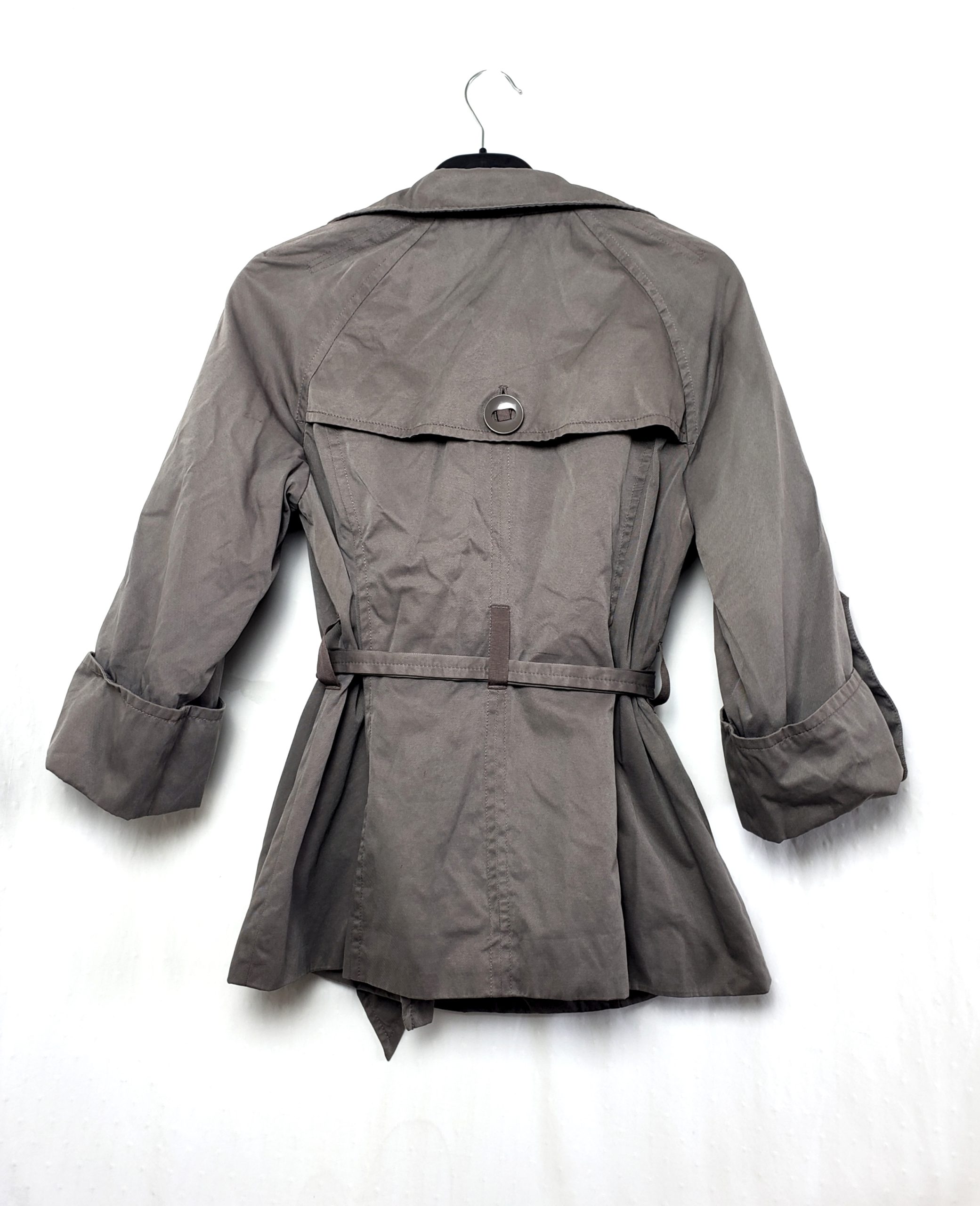 Класичний тренч Betty Jackson Black - стильний плащ для повсякденного носіння та офісу 3 Класичний тренч Betty Jackson Black - стильний плащ для повсякденного носіння та офісу - Зображення 3