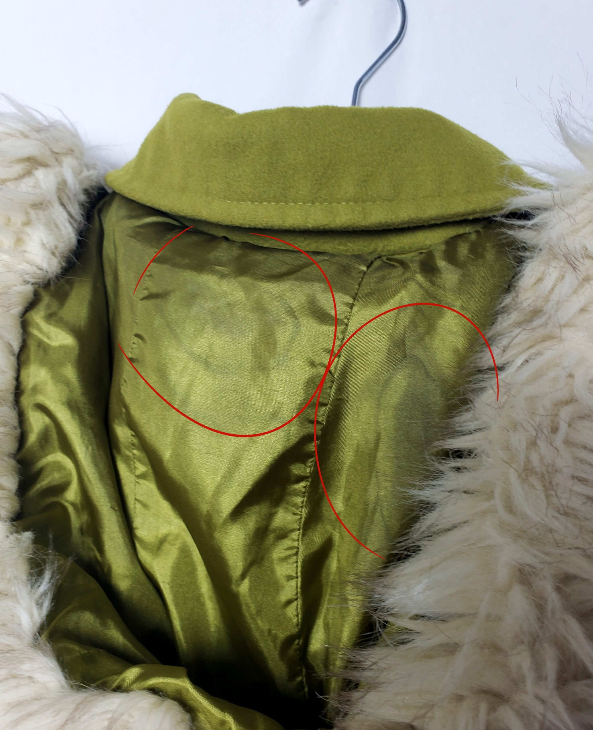 Жіноче пальто Topshop салатового кольору з хутряним коміром - вживаний одяг розмір 36 8 Жіноче пальто Topshop салатового кольору з хутряним коміром - вживаний одяг розмір 36 - Зображення 8