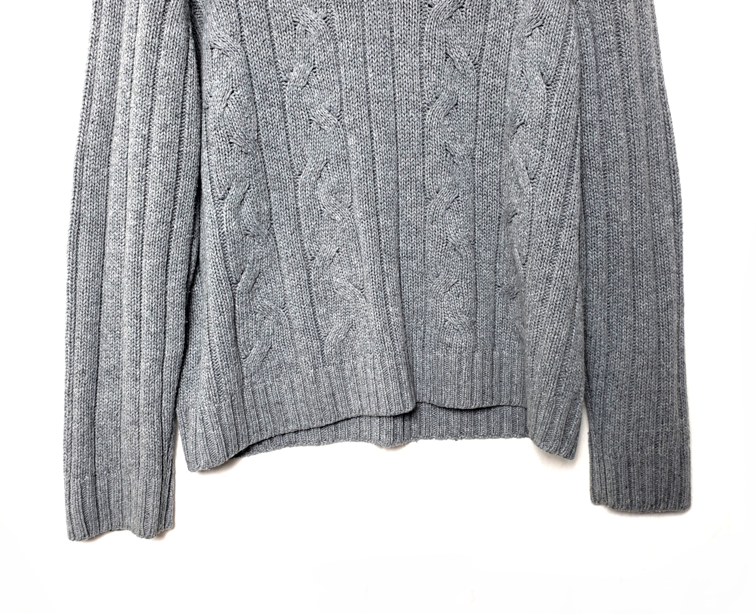 Стильний сірий кардиган з косами - елегантний в'язаний светр для модного образу 4 Стильний сірий кардиган з косами - елегантний в'язаний светр для модного образу - Зображення 4