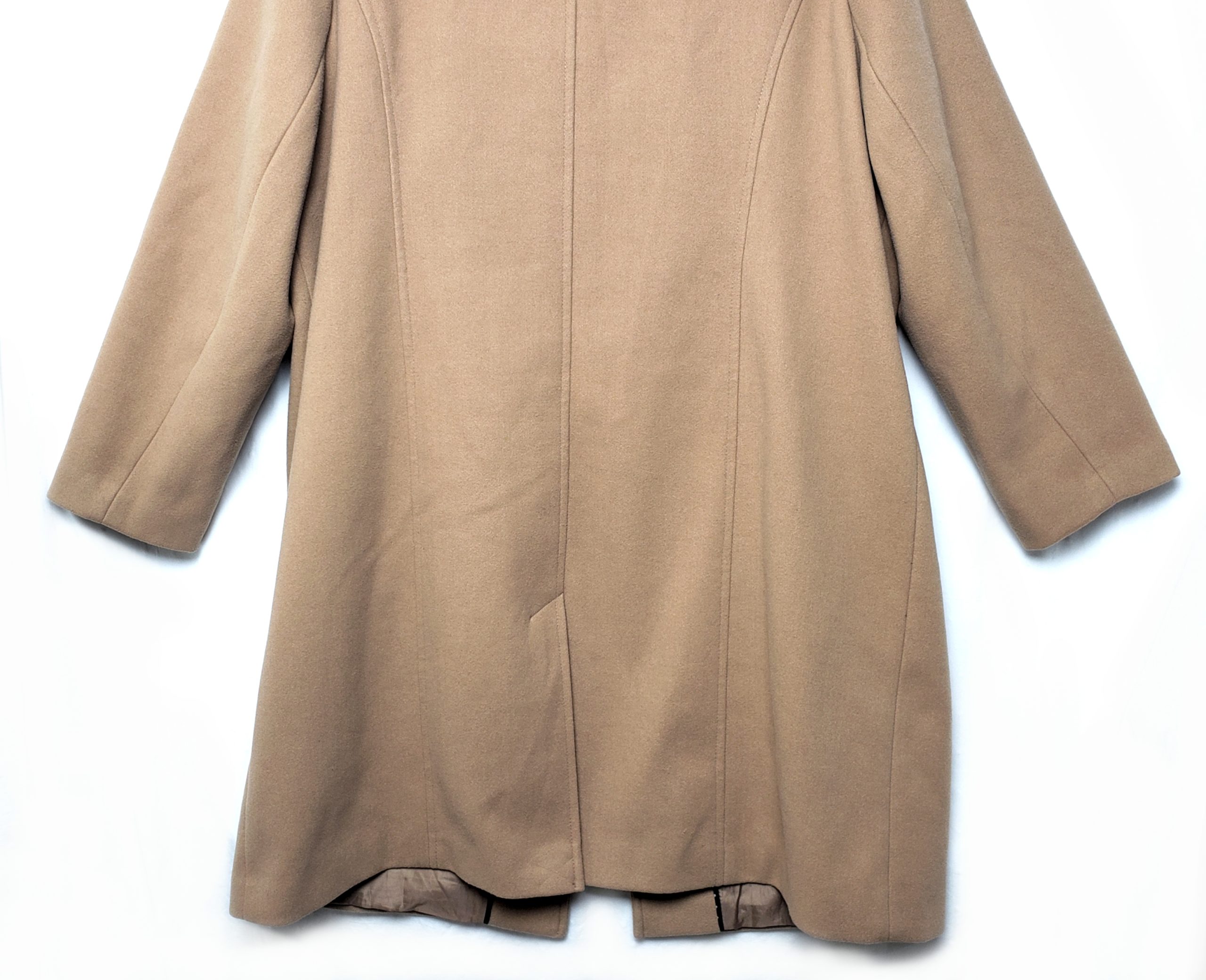 Класичне бежеве пальто George жіноче вживане - стильний верхній одяг з поліестеру 5 Класичне бежеве пальто George жіноче вживане - стильний верхній одяг з поліестеру - Зображення 5
