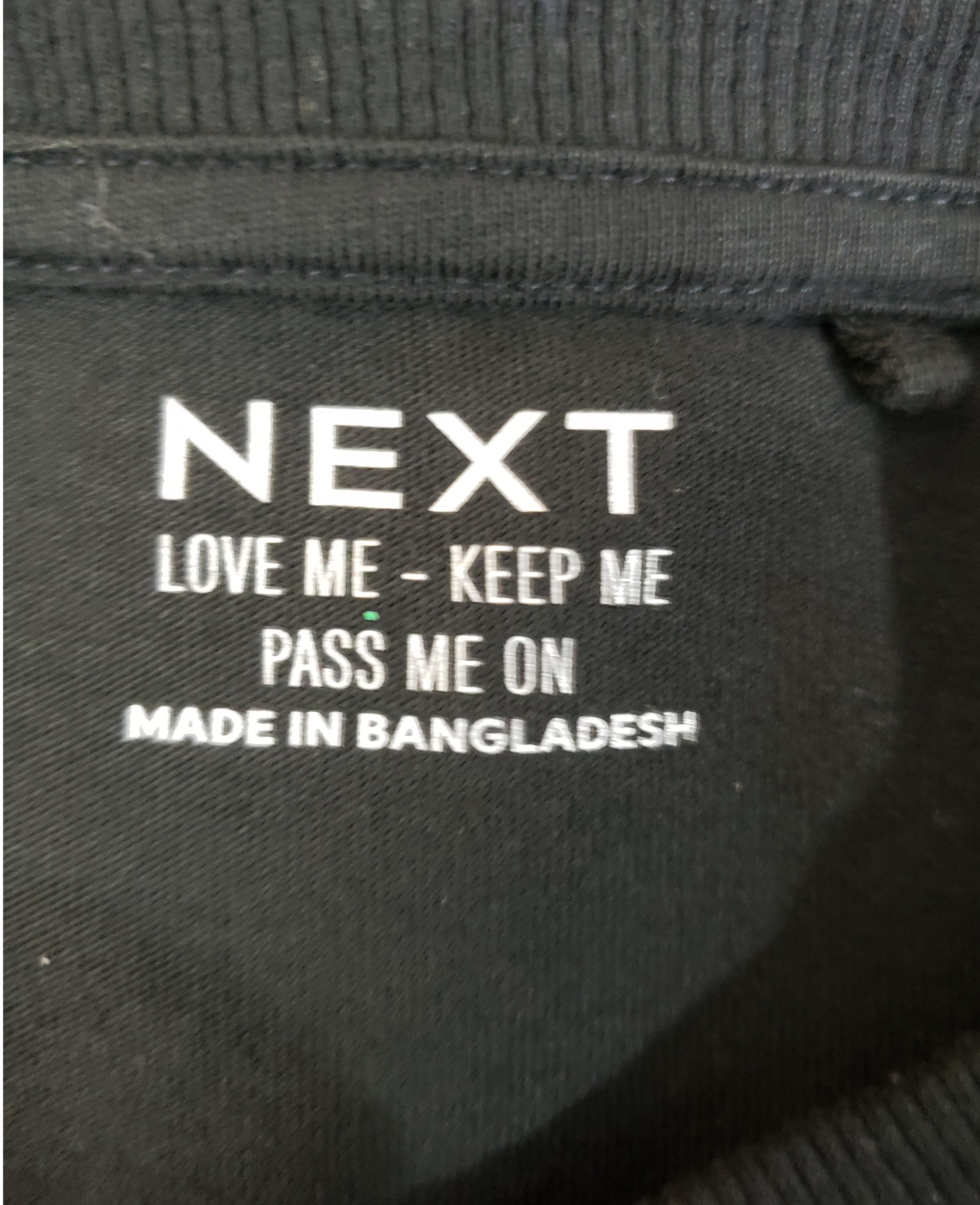 Стильна чорна кофтинка Next з паєтками - модний святковий лонгслів для дівчинки 8 років 8 Стильна чорна кофтинка Next з паєтками - модний святковий лонгслів для дівчинки 8 років - Зображення 8