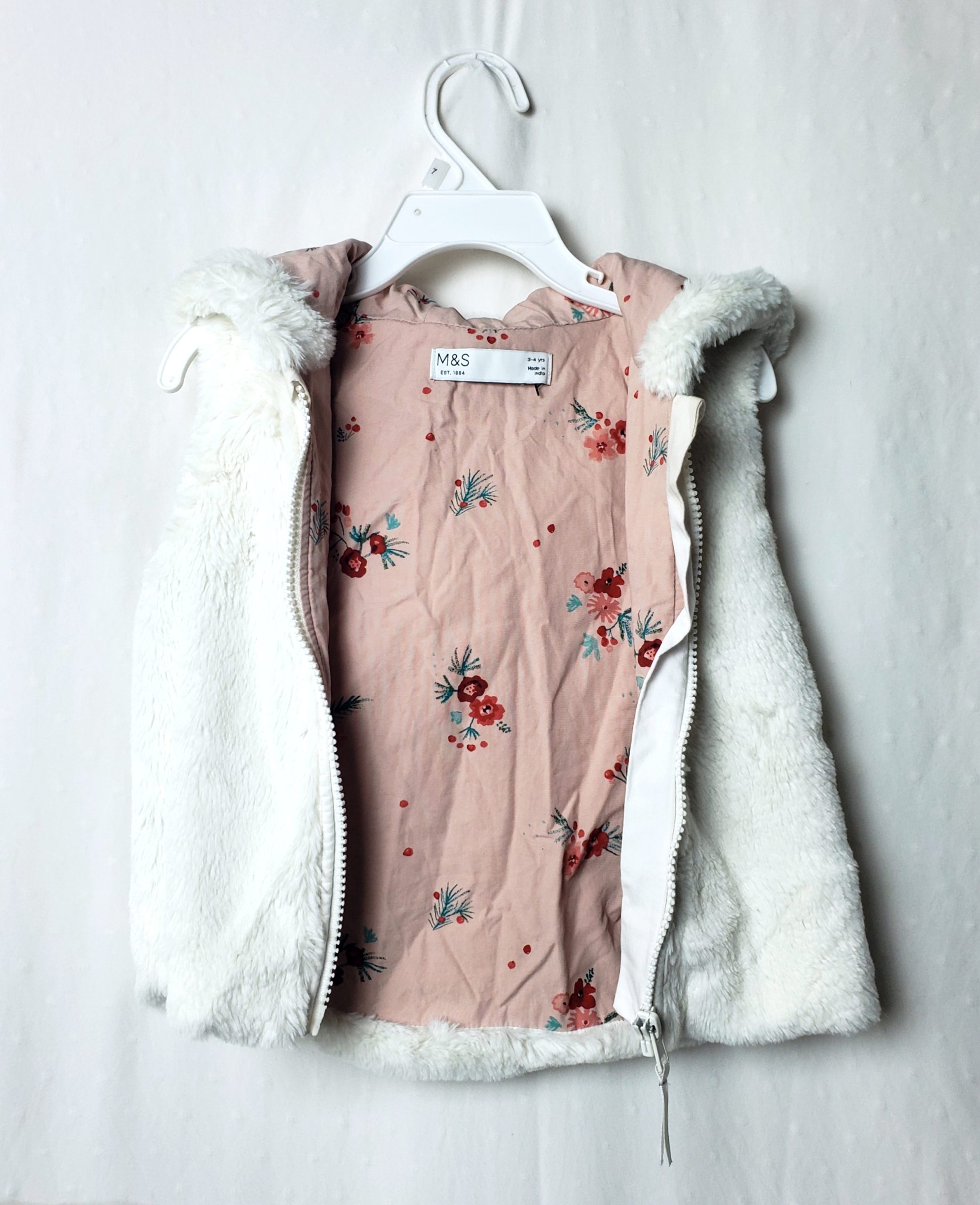 Дитяча жилетка M&S з капюшоном для дівчинки 3-4 роки - білий хутряний жилет з квітковою підкладкою 1 Дитяча жилетка M&S з капюшоном для дівчинки 3-4 роки - білий хутряний жилет з квітковою підкладкою
