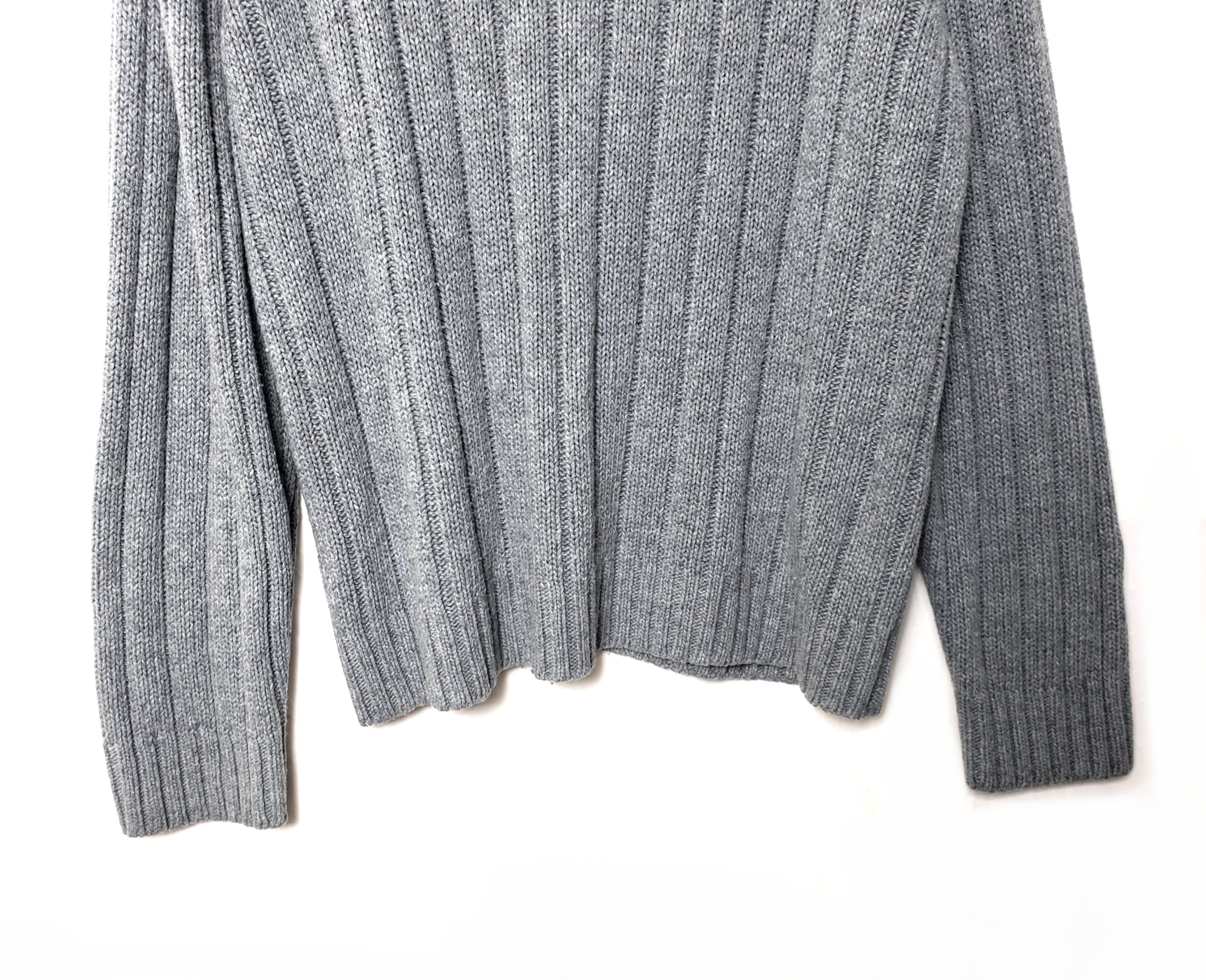Стильний сірий кардиган з косами - елегантний в'язаний светр для модного образу 6 Стильний сірий кардиган з косами - елегантний в'язаний светр для модного образу - Зображення 6