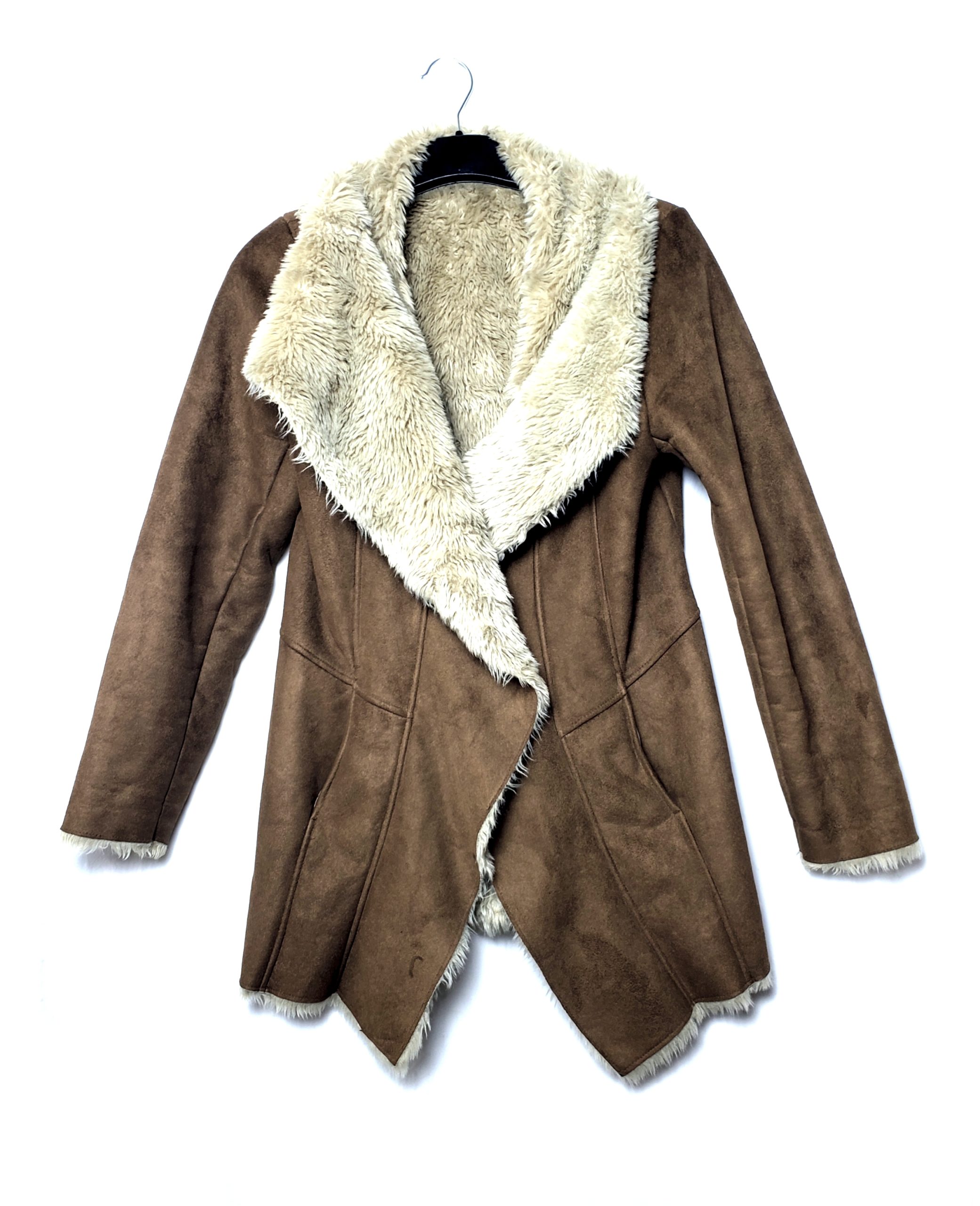 Коричнева куртка з хутряним коміром - стильний верхній одяг для осені та зими 2 Коричнева куртка з хутряним коміром - стильний верхній одяг для осені та зими - Зображення 2