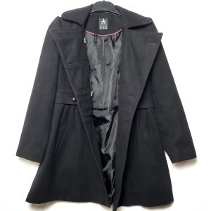 Чорне жіноче пальто Atmosphere з двобортним застібанням - елегантний верхній одяг