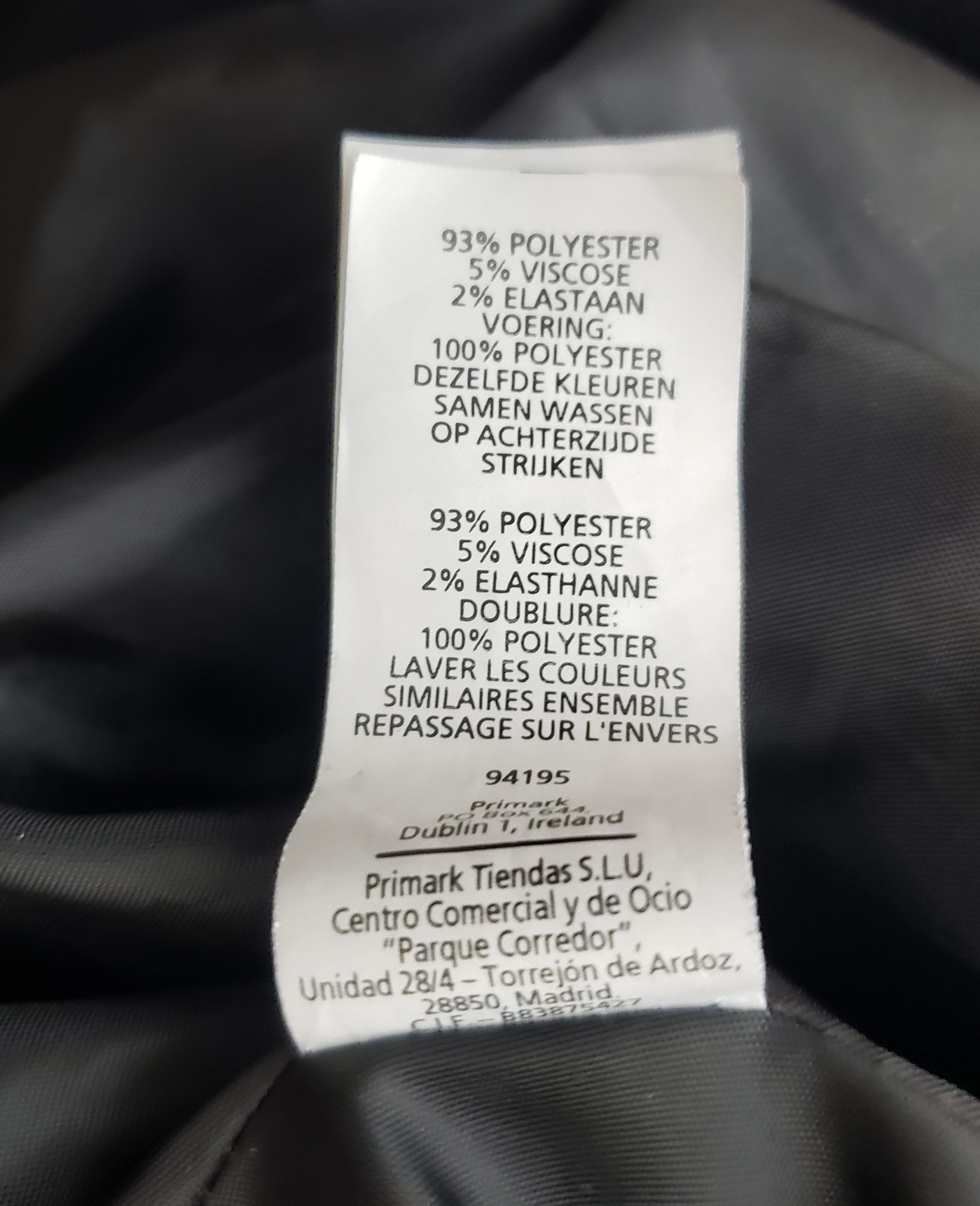 Чорне жіноче пальто Atmosphere з двобортним застібанням - елегантний верхній одяг 8 Чорне жіноче пальто Atmosphere з двобортним застібанням - елегантний верхній одяг - Зображення 8