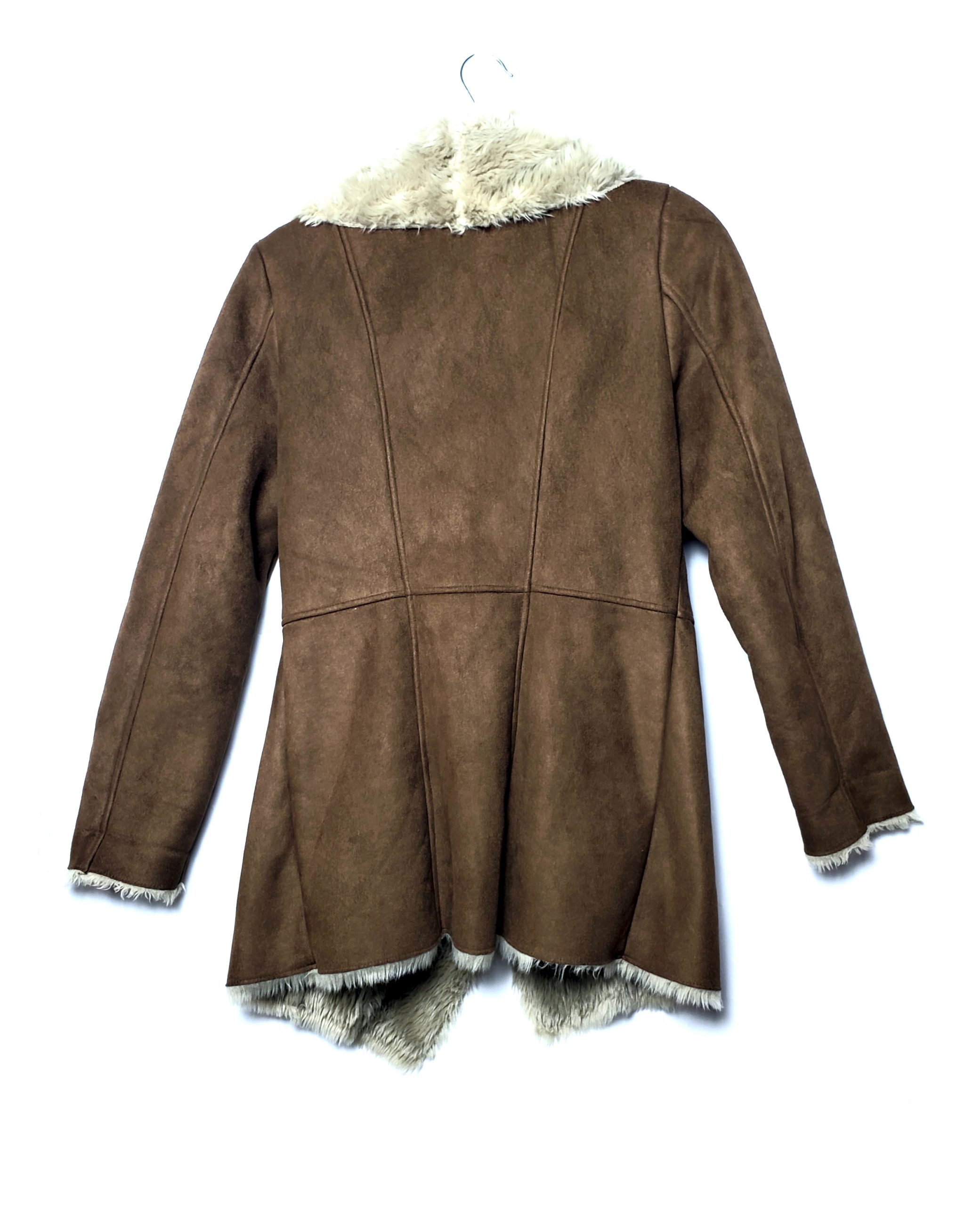 Коричнева куртка з хутряним коміром - стильний верхній одяг для осені та зими 3 Коричнева куртка з хутряним коміром - стильний верхній одяг для осені та зими - Зображення 3