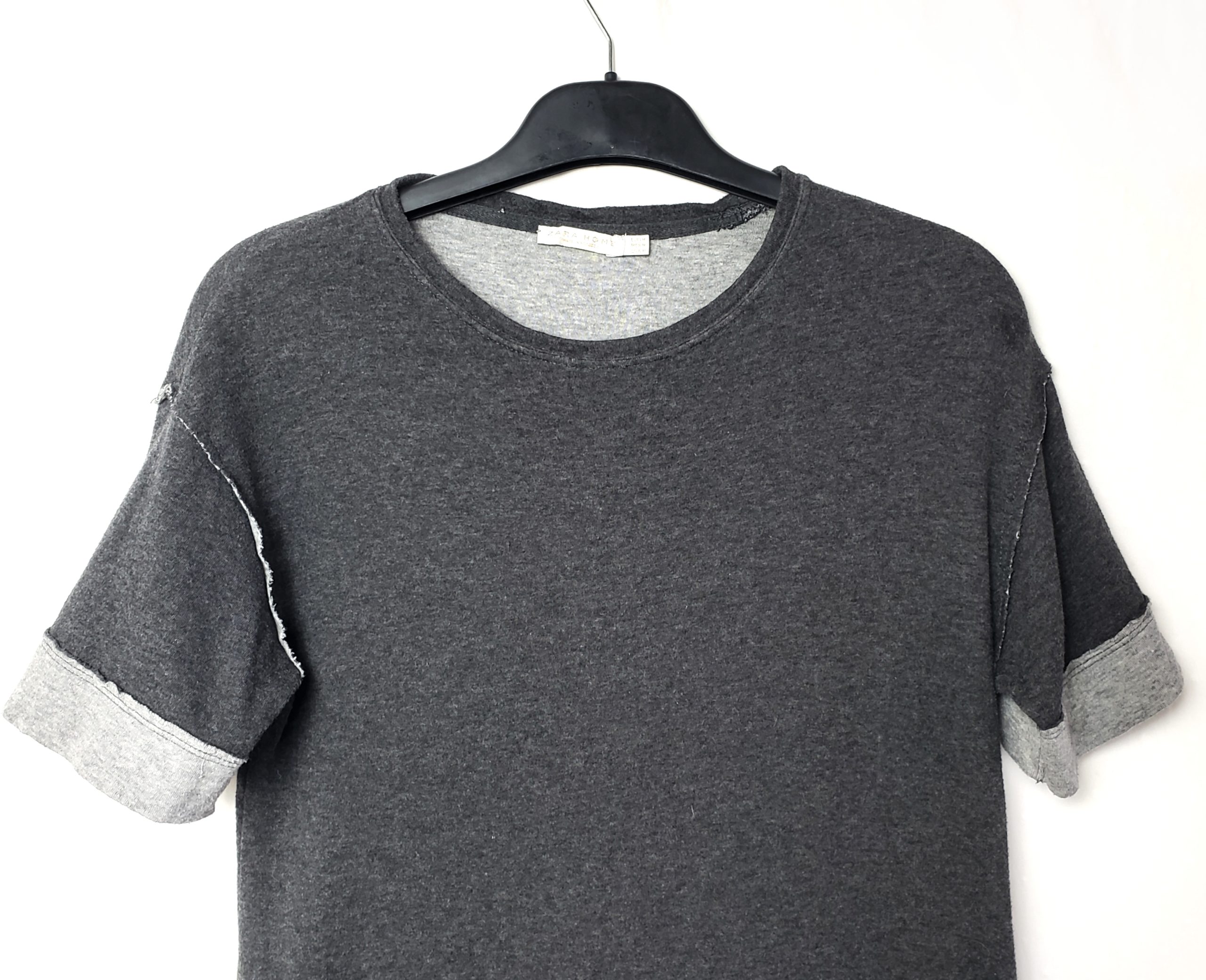 Жіноча футболка Zara Home сіра з коротким рукавом - вживаний одяг в ідеальному стані 3 Жіноча футболка Zara Home сіра з коротким рукавом - вживаний одяг в ідеальному стані - Зображення 3
