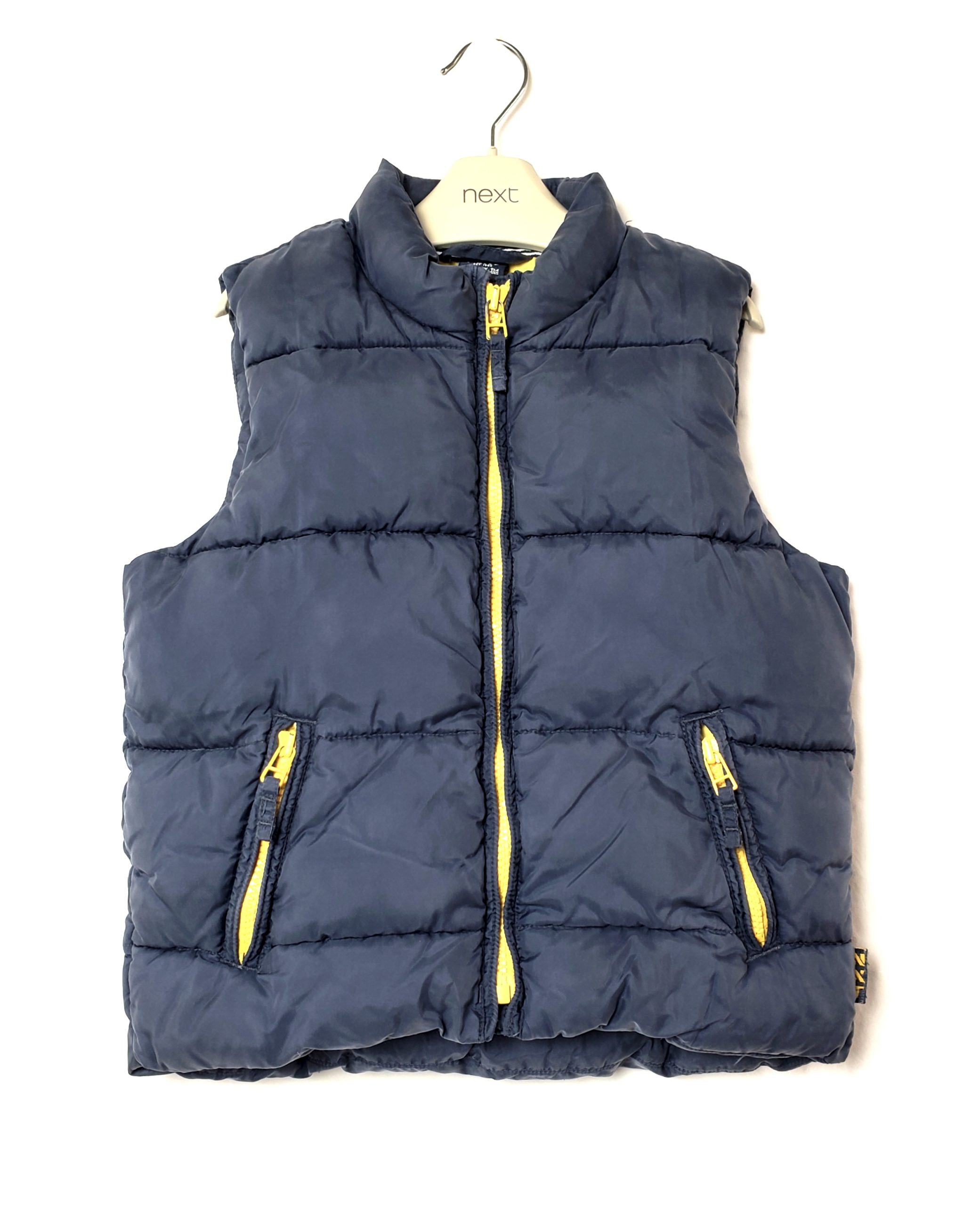 Дитяча жилетка Next темно-синя з жовтими акцентами 3-4 роки - теплий верхній одяг для дітей 1 Дитяча жилетка Next темно-синя з жовтими акцентами 3-4 роки - теплий верхній одяг для дітей