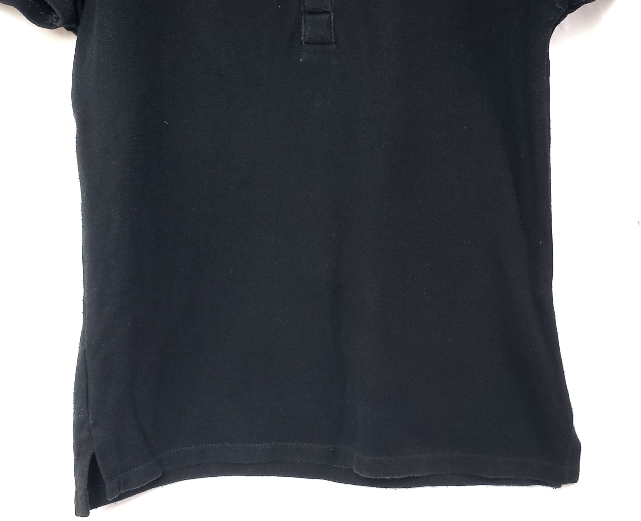 Чорне поло для дівчинки 10 років - ідеальний базовий елемент гардеробу для школи та відпочинку 5 Чорне поло для дівчинки 10 років - ідеальний базовий елемент гардеробу для школи та відпочинку - Зображення 5