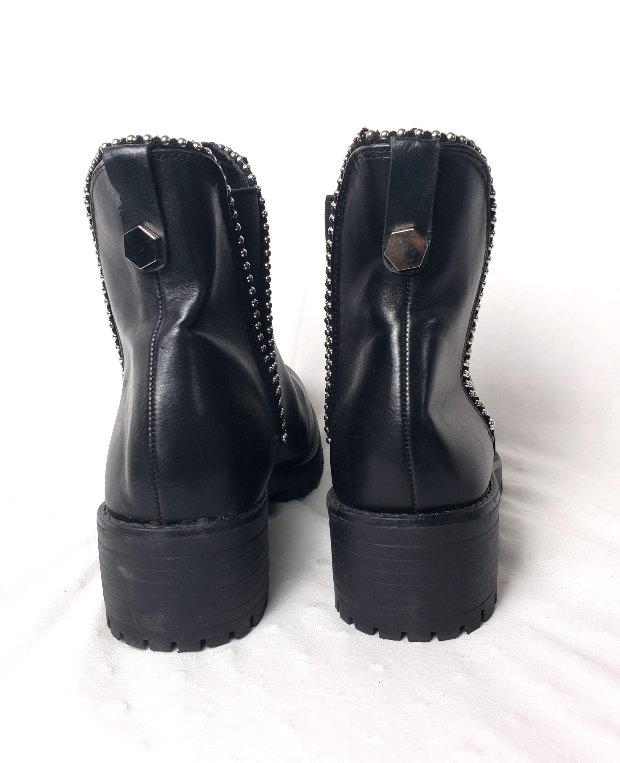 Жіночі чорні черевики La botine Sodriane 39 розмір з декоративними заклепками - шкіряне взуття для весни та осені 4 Жіночі чорні черевики La botine Sodriane 39 розмір з декоративними заклепками - шкіряне взуття для весни та осені - Зображення 4