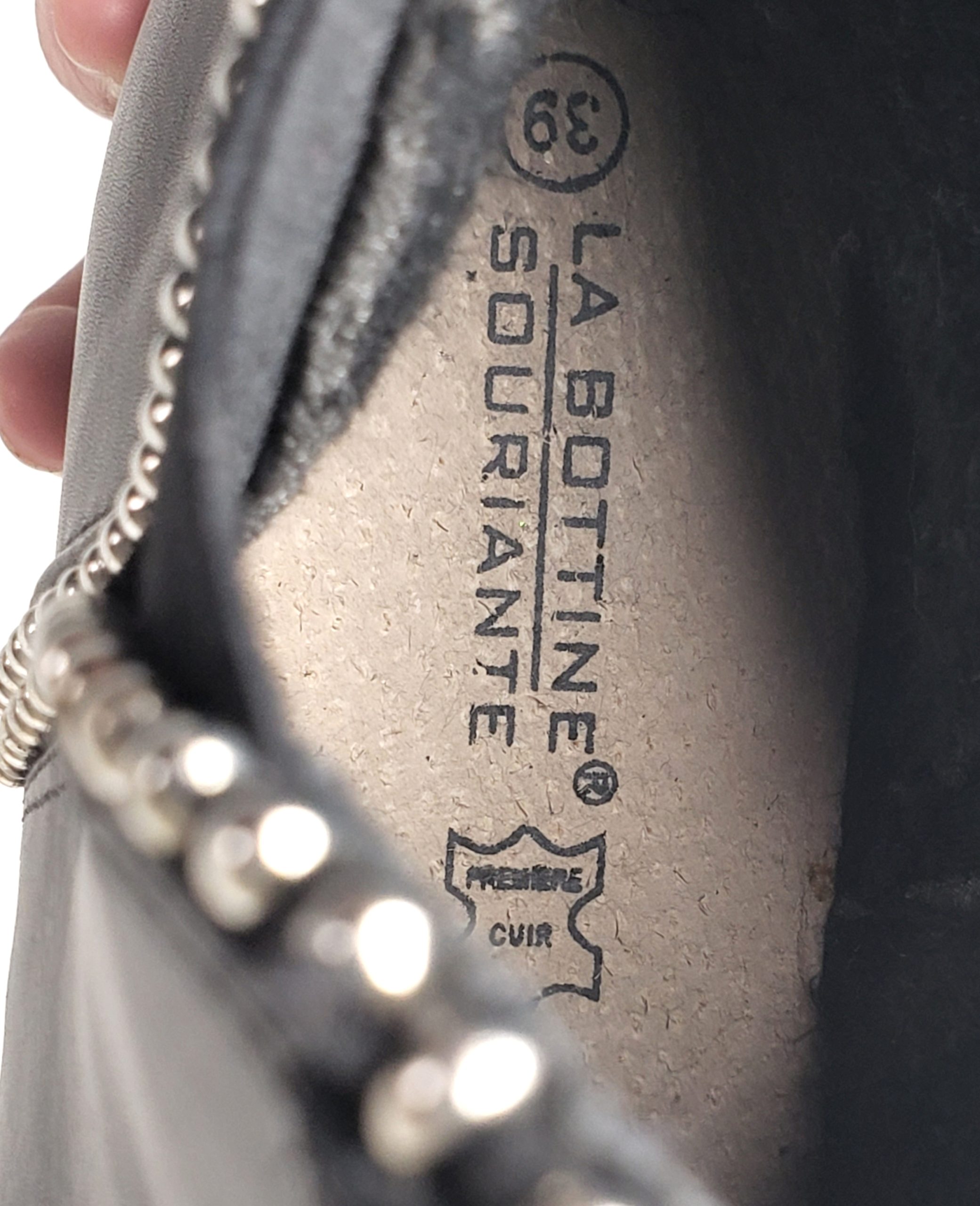 Жіночі чорні черевики La botine Sodriane 39 розмір з декоративними заклепками - шкіряне взуття для весни та осені 6 Жіночі чорні черевики La botine Sodriane 39 розмір з декоративними заклепками - шкіряне взуття для весни та осені - Зображення 6