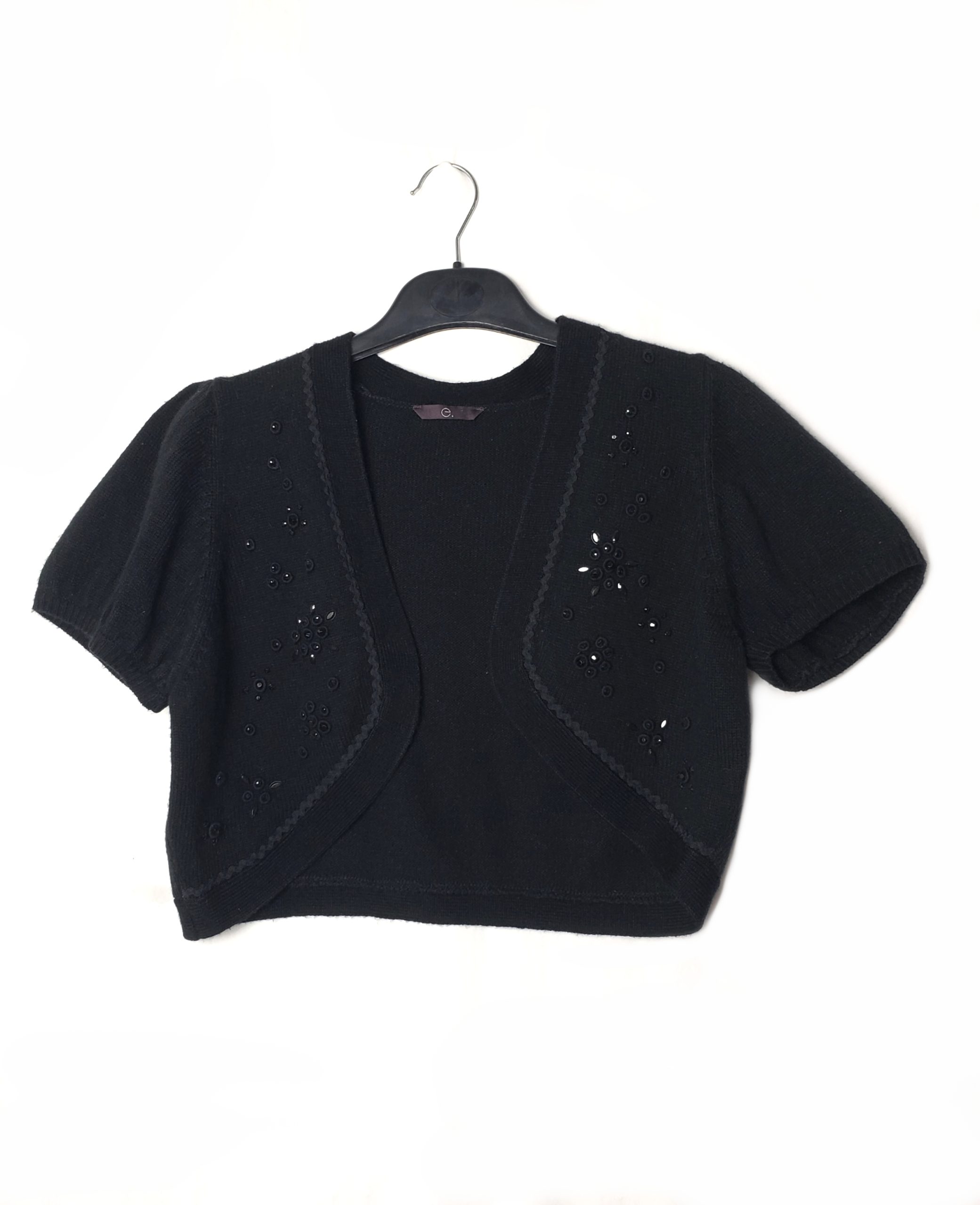 Стильне чорне болеро з вишивкою - елегантний акцент для модного образу 1 Стильне чорне болеро з вишивкою - елегантний акцент для модного образу