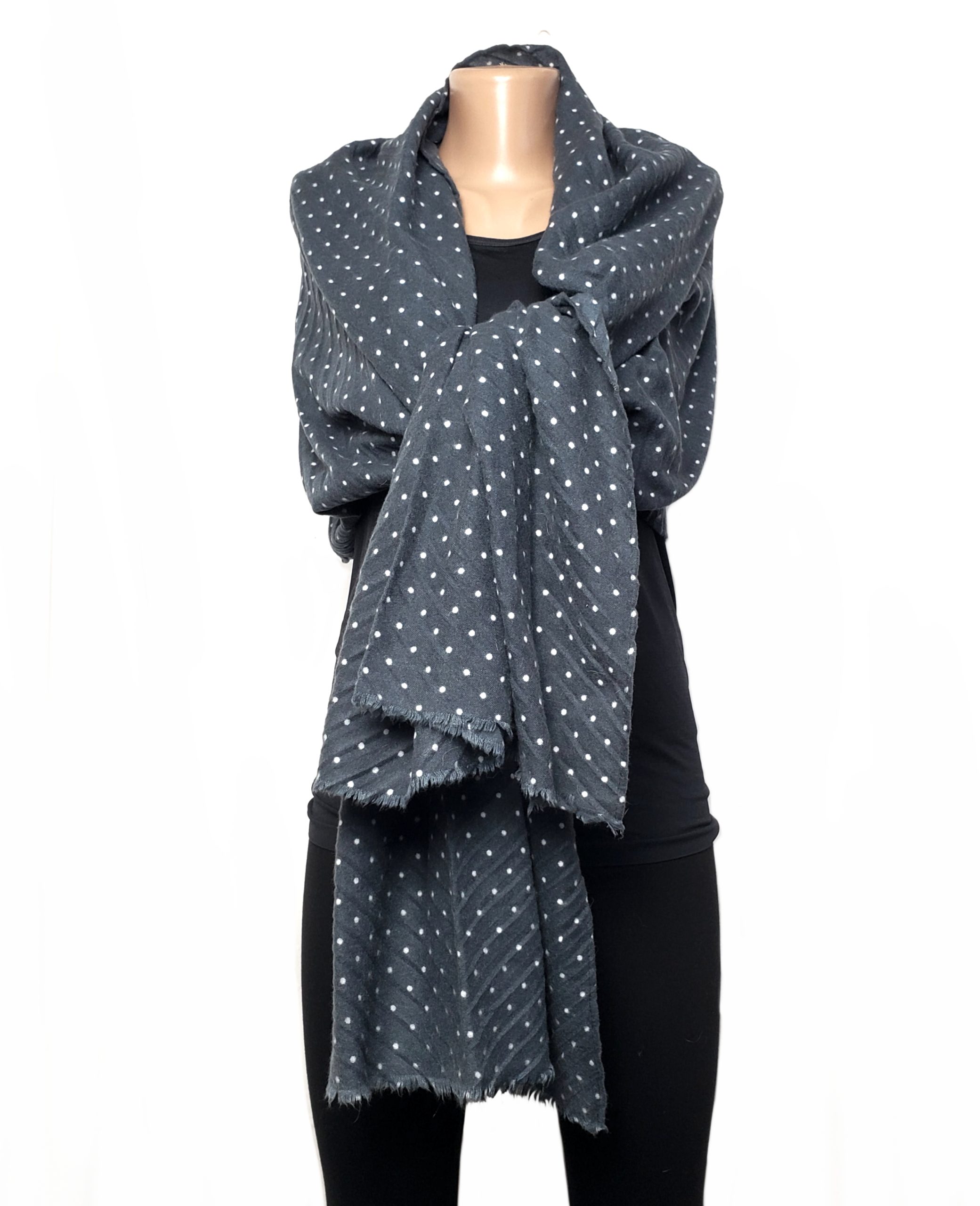 Стильний шарф в горошок Primark - ідеальний аксесуар для повсякденного стилю та особливих випадків 3 Стильний шарф в горошок Primark - ідеальний аксесуар для повсякденного стилю та особливих випадків - Зображення 3