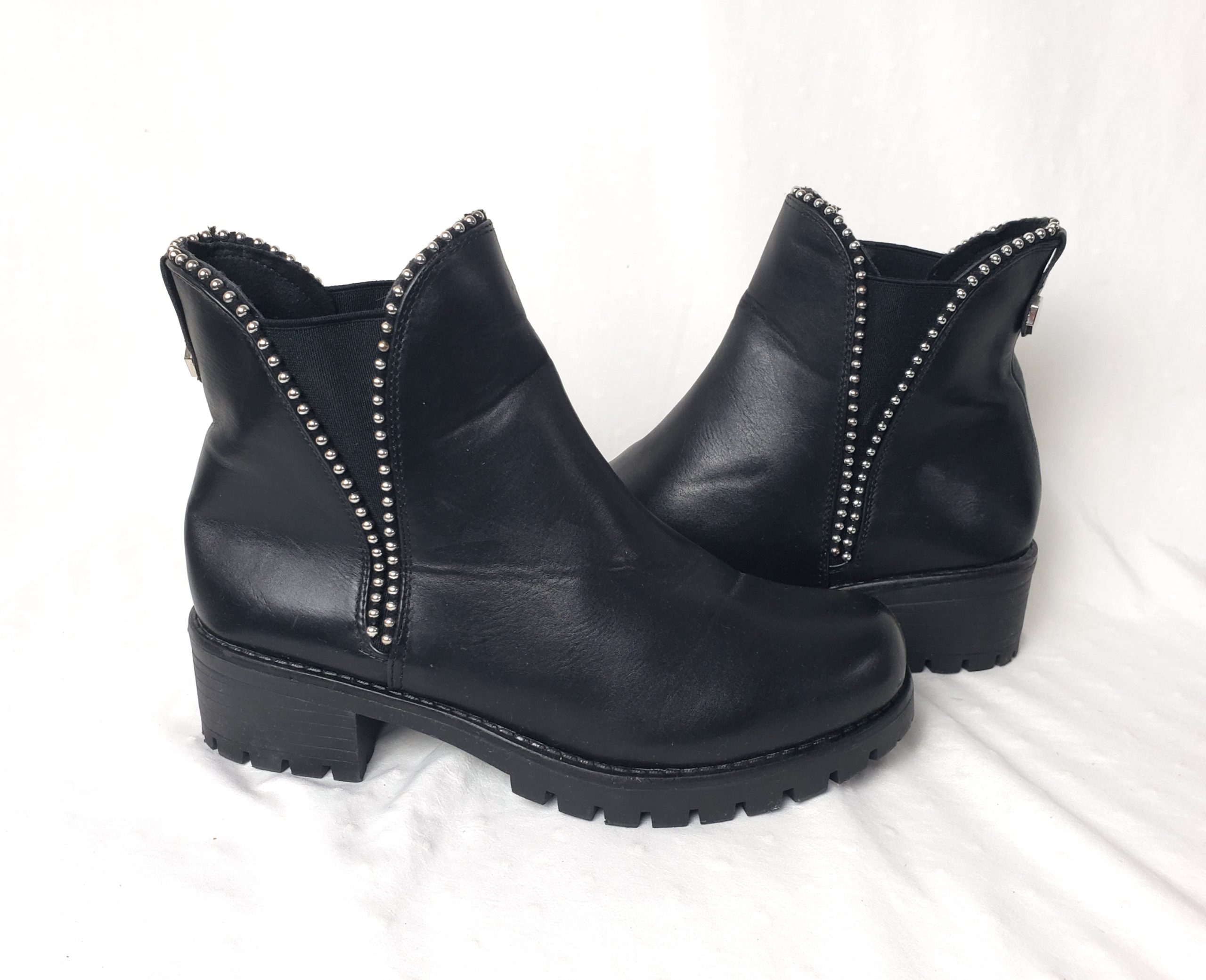 Жіночі чорні черевики La botine Sodriane 39 розмір з декоративними заклепками - шкіряне взуття для весни та осені 2 Жіночі чорні черевики La botine Sodriane 39 розмір з декоративними заклепками - шкіряне взуття для весни та осені - Зображення 2